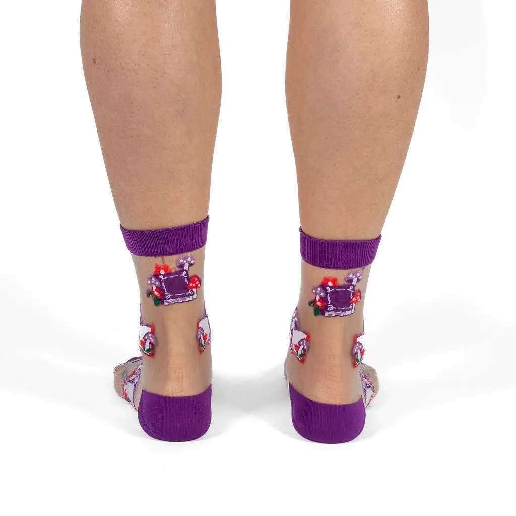 Reading Grows Your Mind Sheer Crew Socks