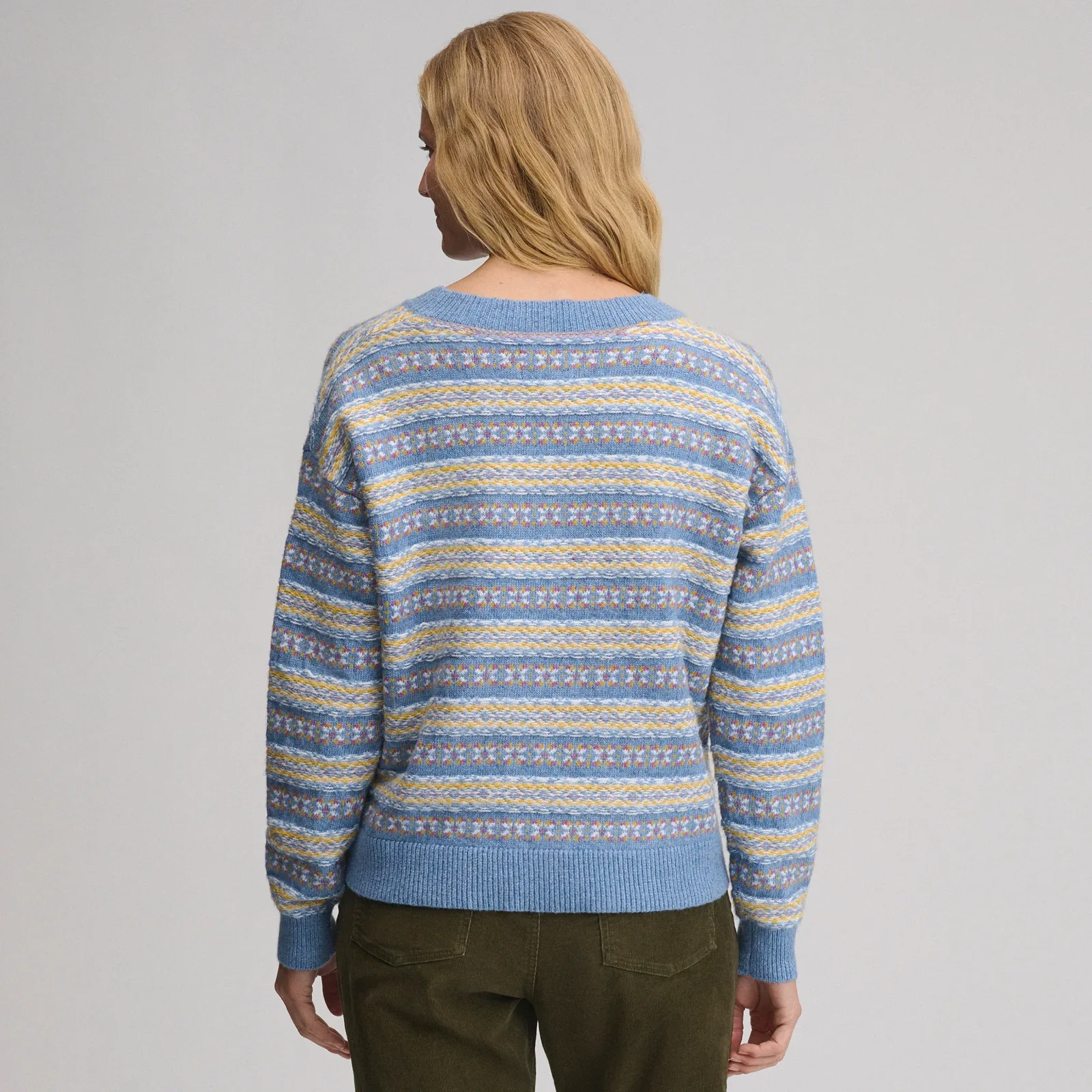 Women's Signature V-Neck Sweater – Pattern
