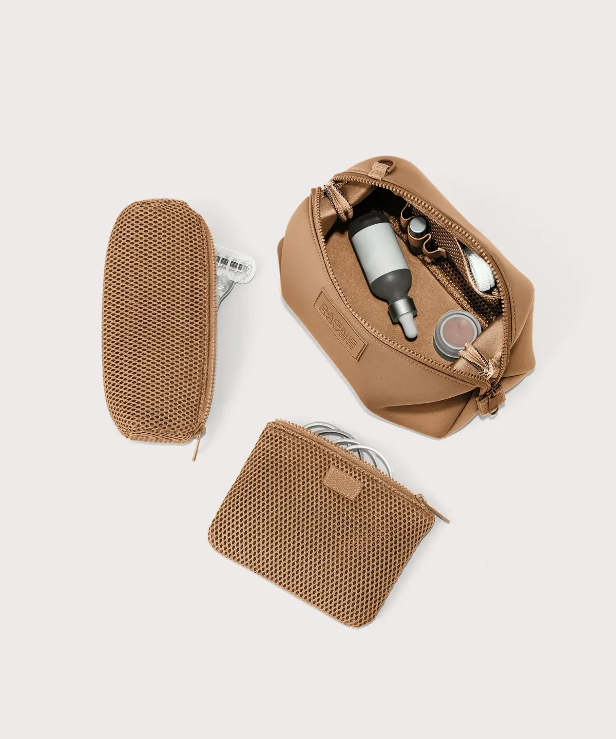 Hunter Toiletry Bag in Camel, Large