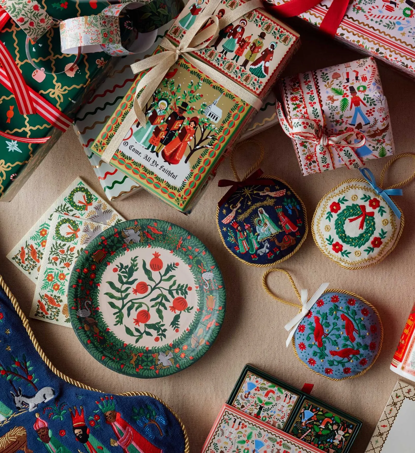 Small Paper Plates – Christmastide