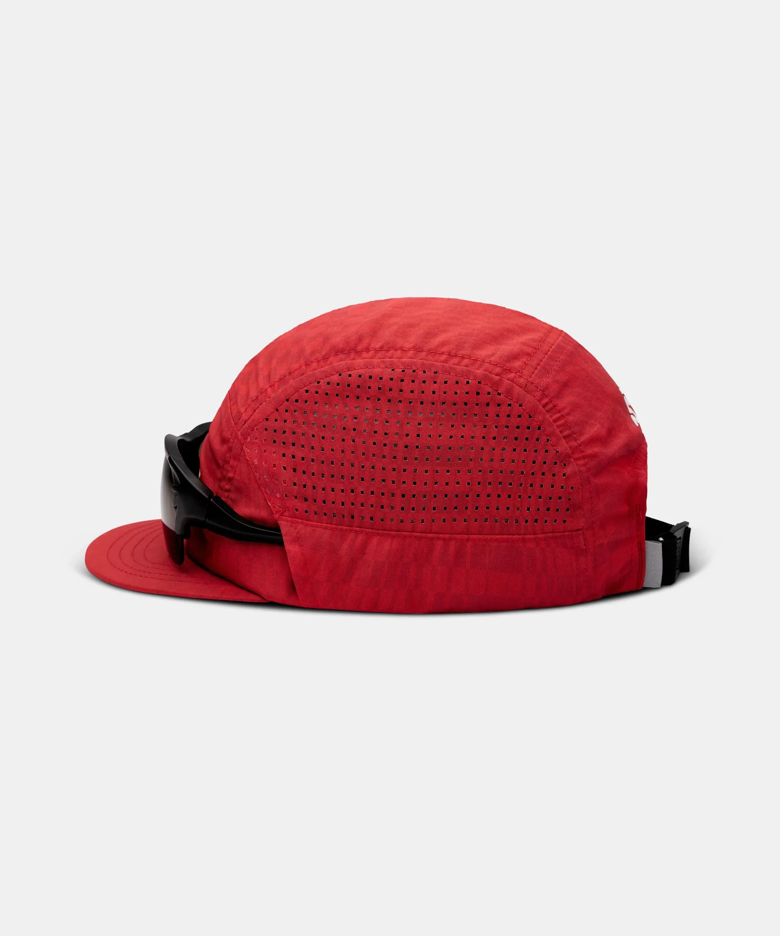 Nylon Run Hat with Sunglasses Holder – Oxide Red / Signal Red