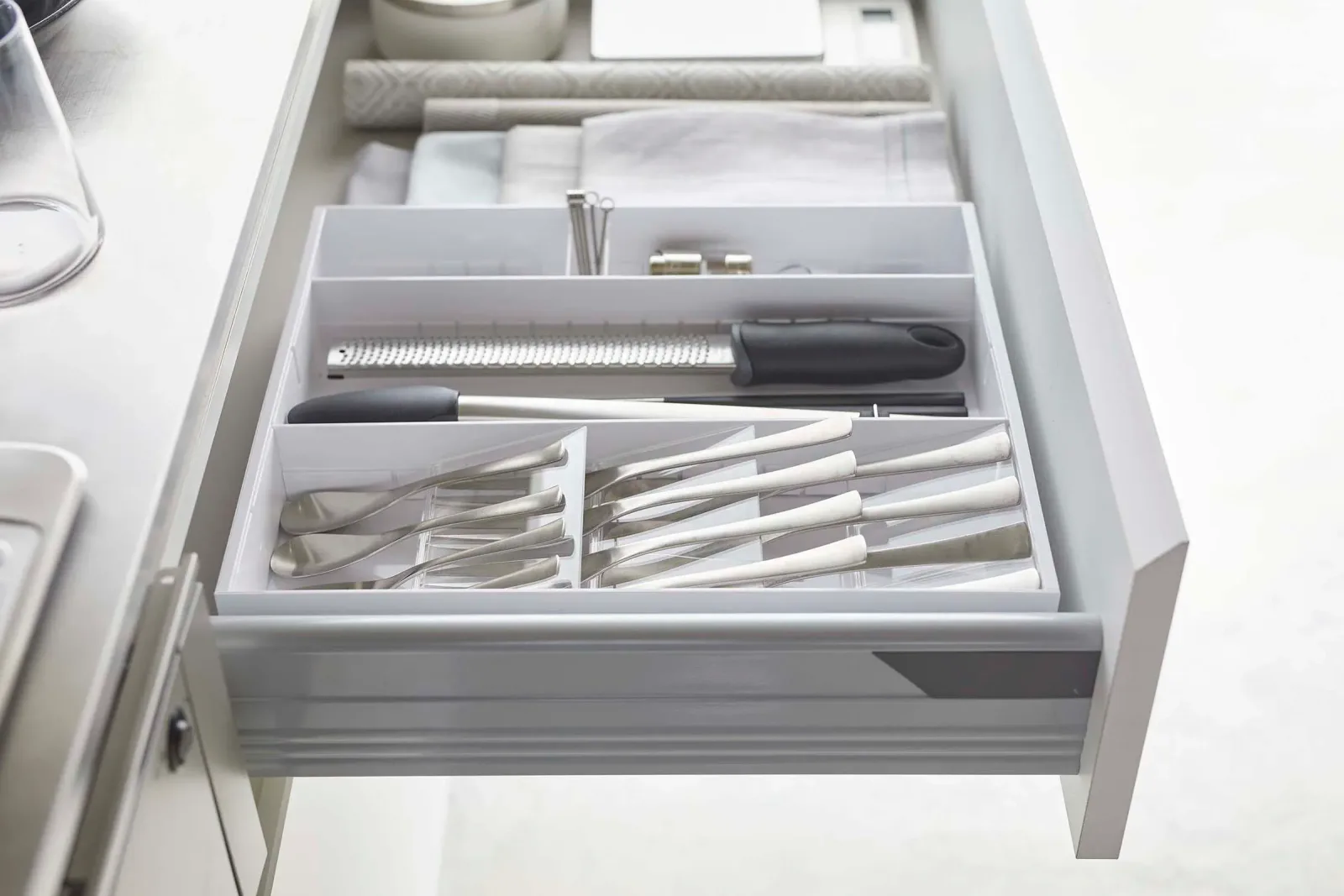 Expandable Cutlery Organizer – Large