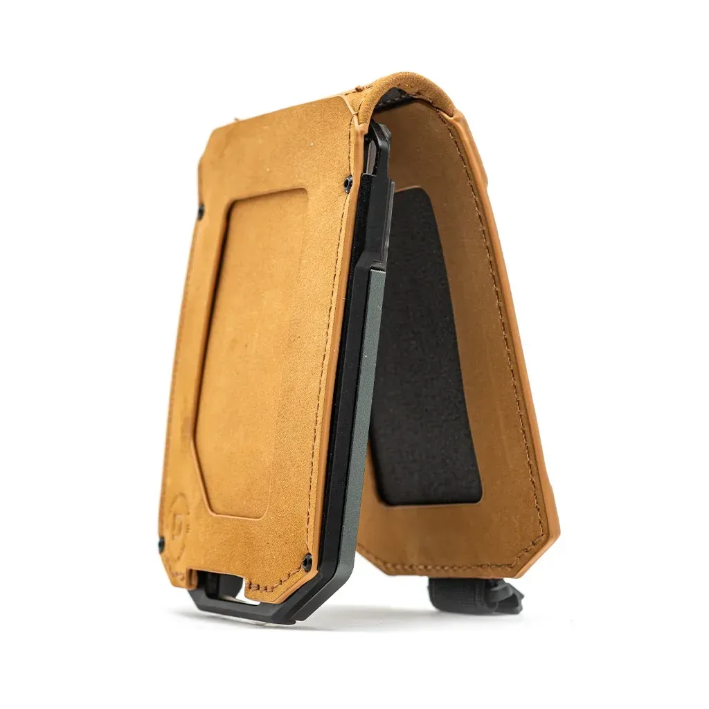 M4 Maverick™ Bifold Pockets