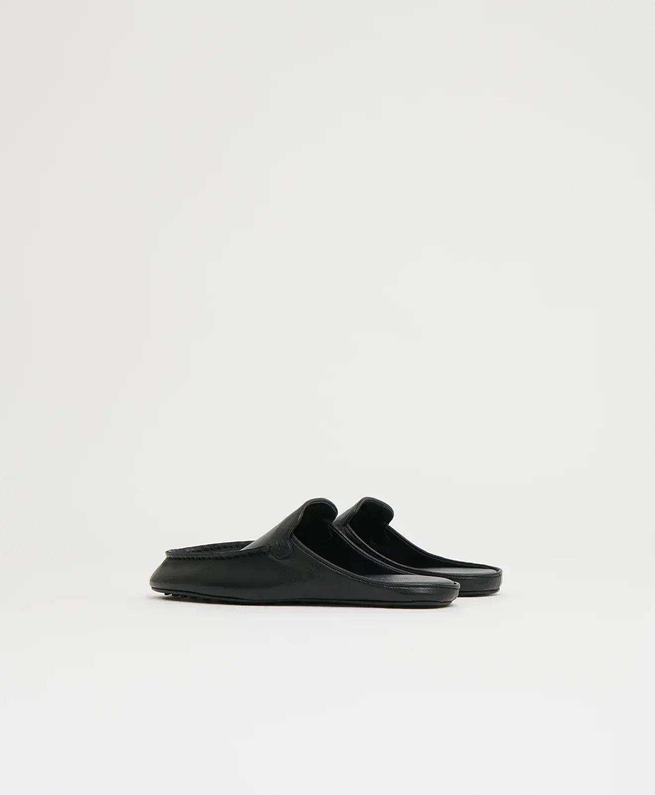 Moccasin Mule – Black