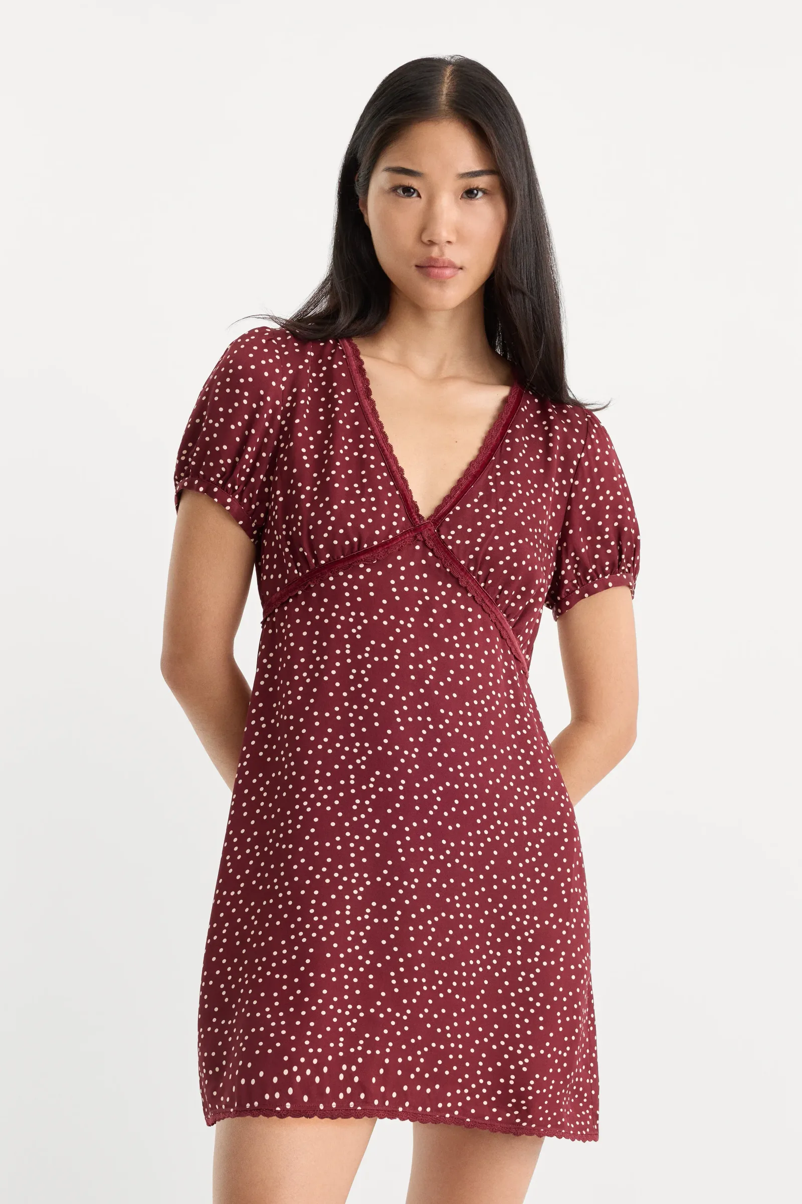 The Woven V Neck Dress – Berry Noir Print