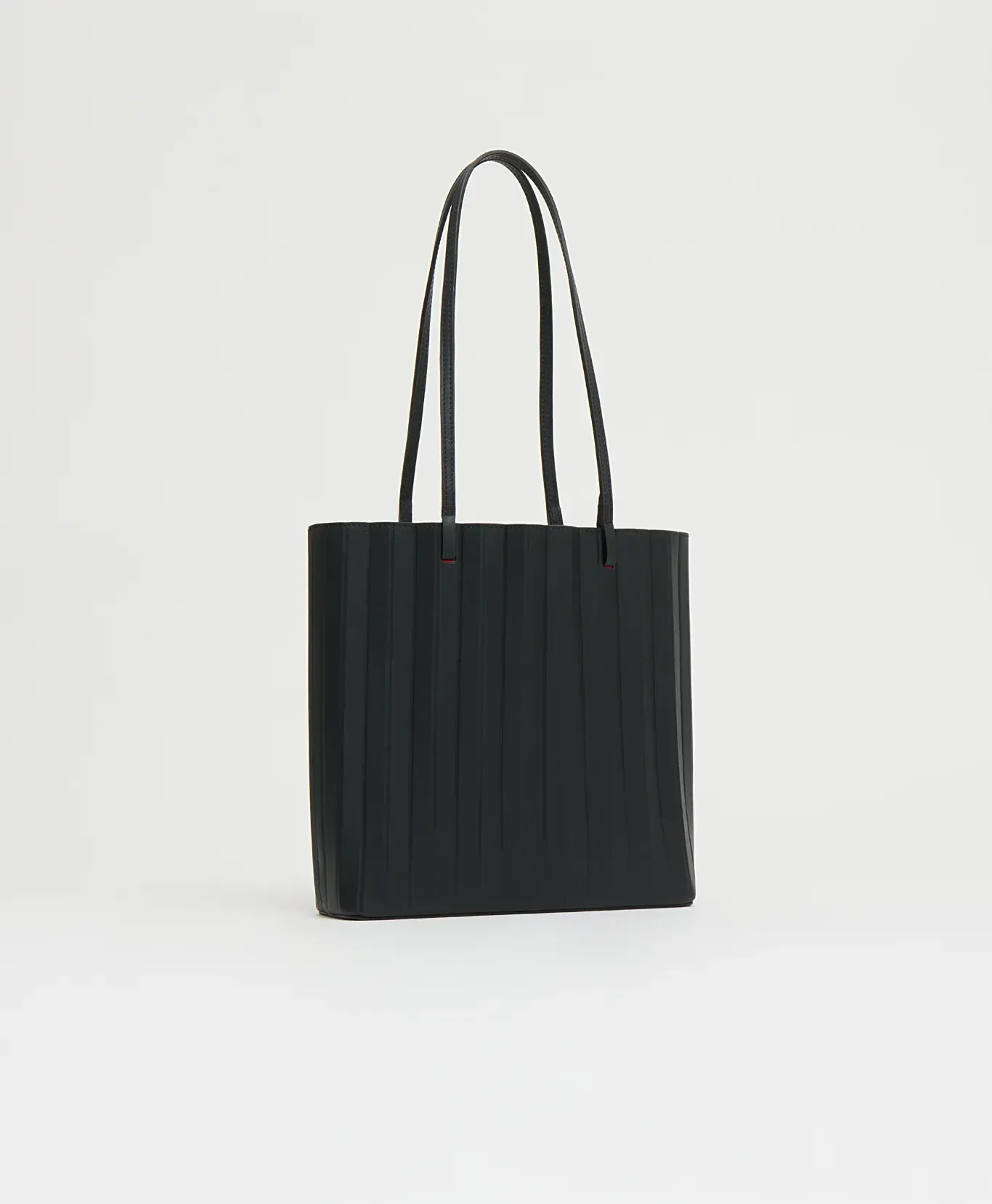 Pleated Filo Tote – Black/Flamma