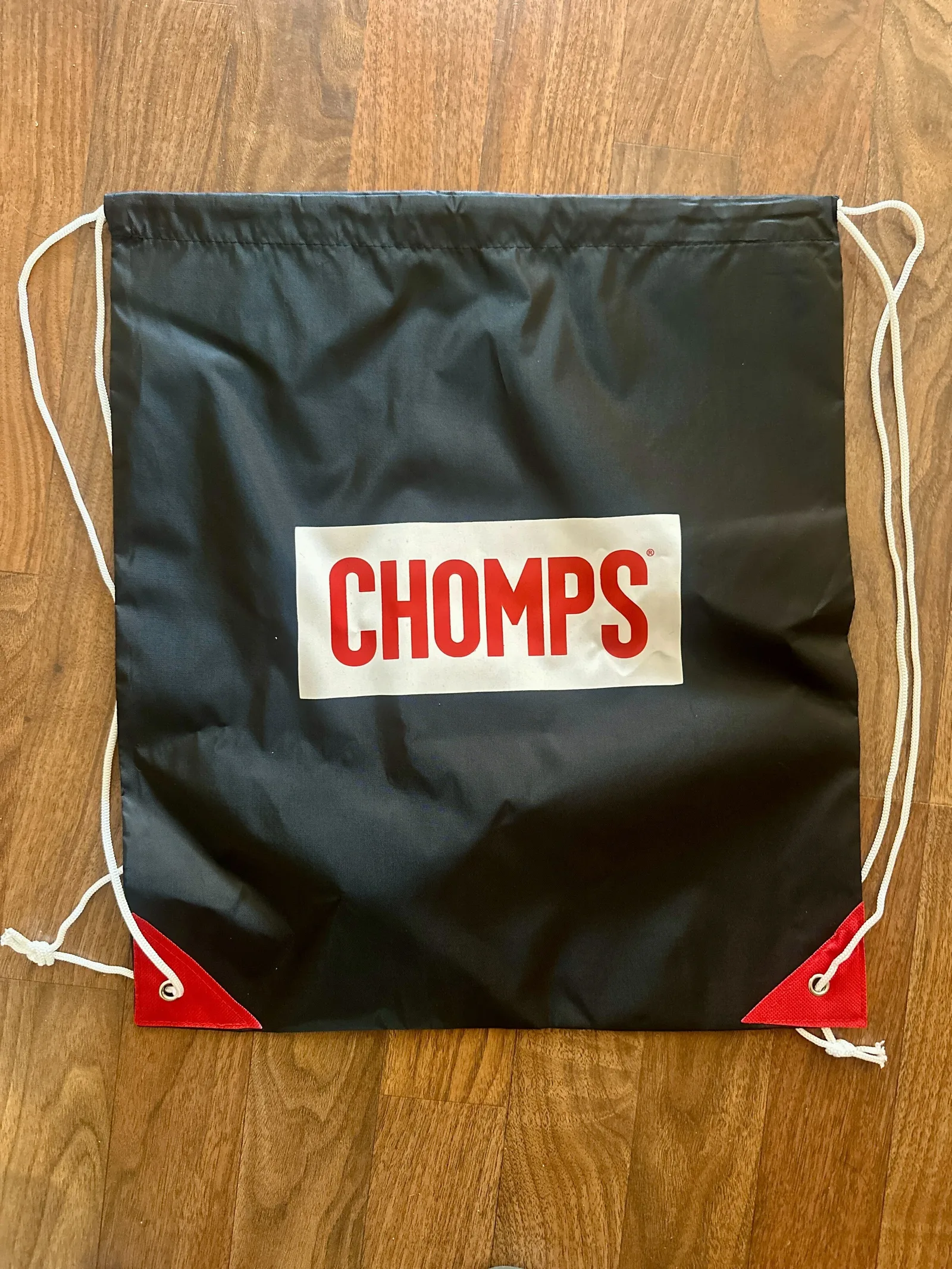 Chomps Drawstring Backpack – Black/Red – Field Team
