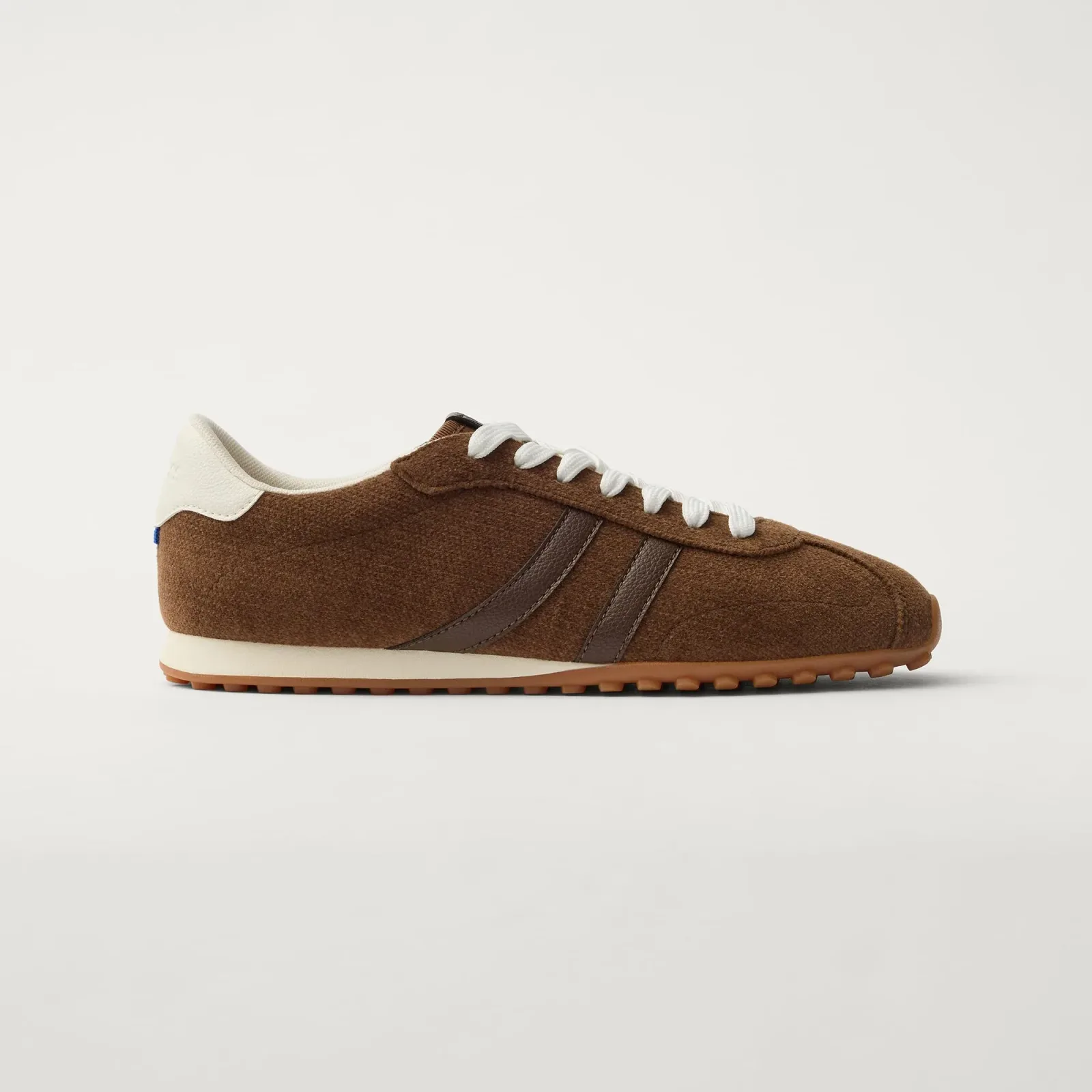 The Ivy Sneaker – ReVelvet™ Cinnamon