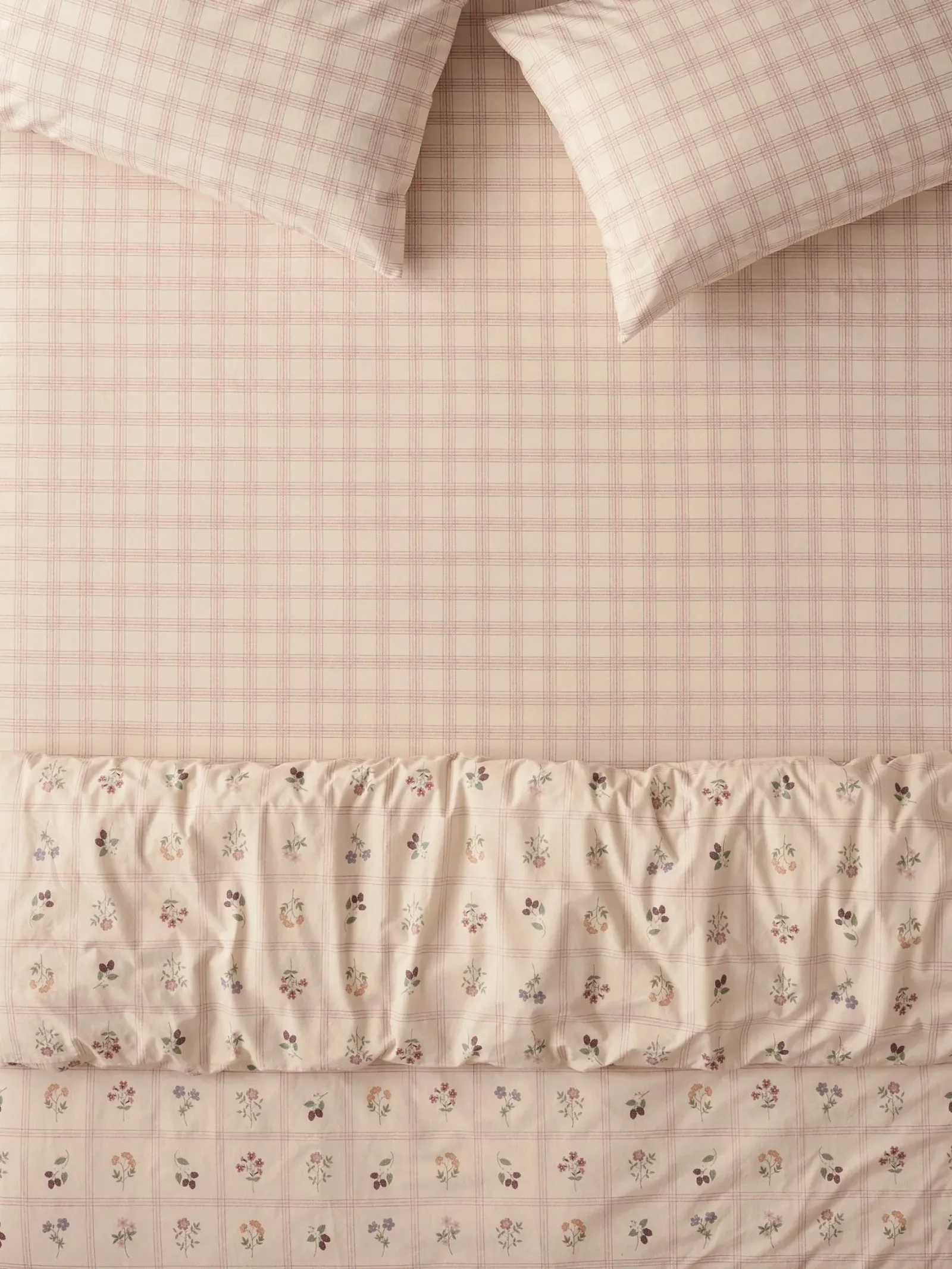 Mindful Cream Hedgerow Check Cotton Fitted Sheet
