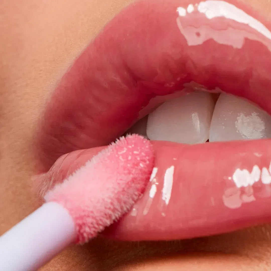 Glossybounce™ – High-Shine Hydrating Lip Gloss Oil – Saie