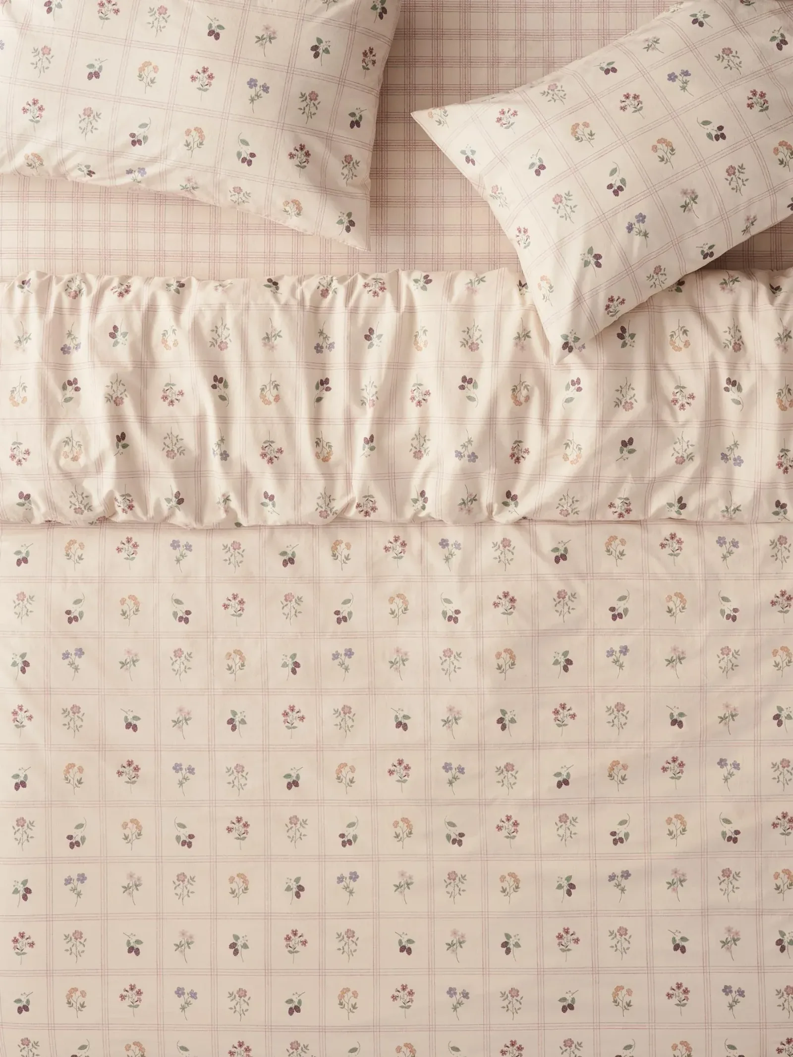 Mindful Cream Hedgerow Floral Cotton Duvet Set