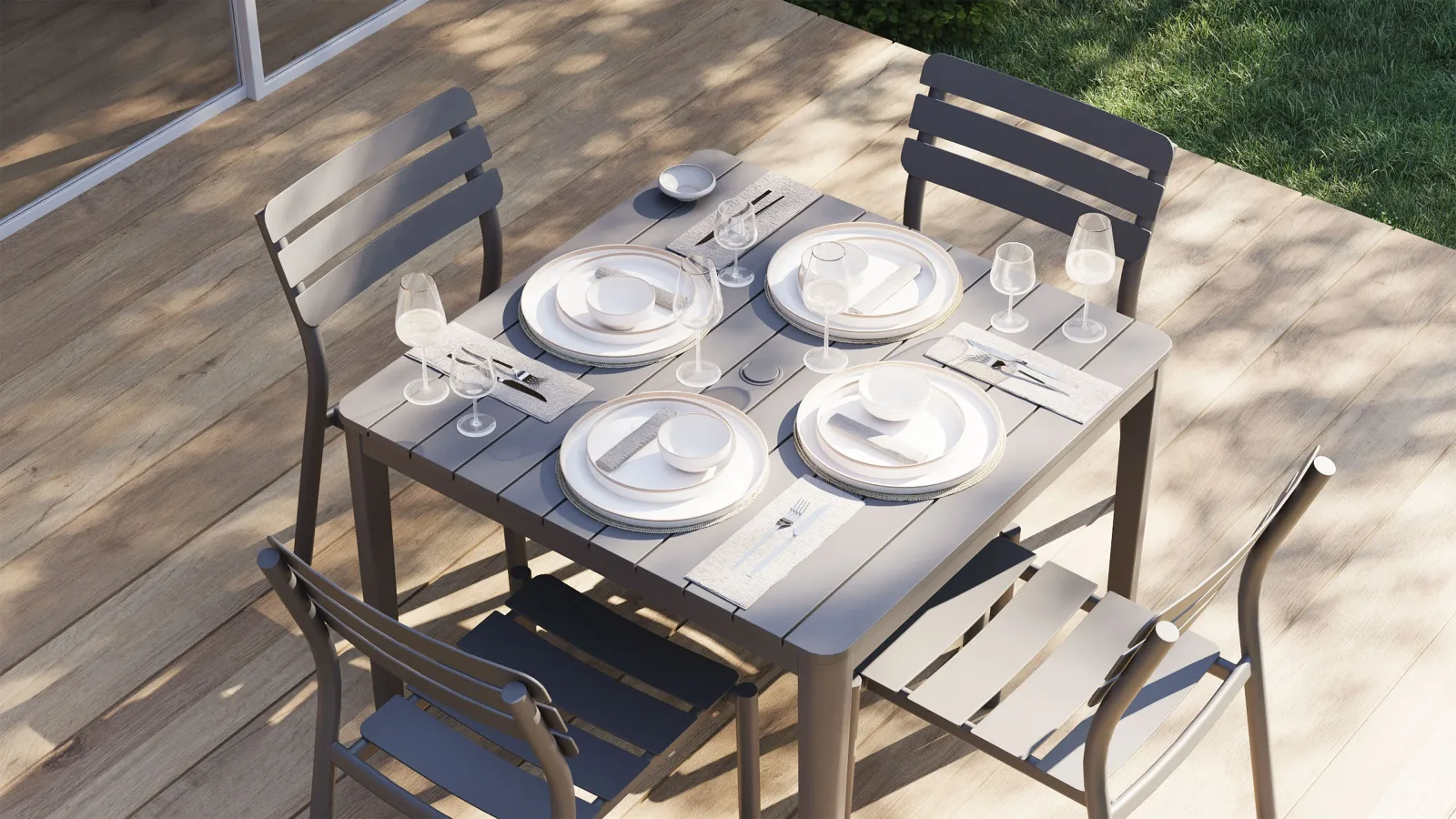 Aluminum Outdoor Square Dining Table + 4 595 Armchairs