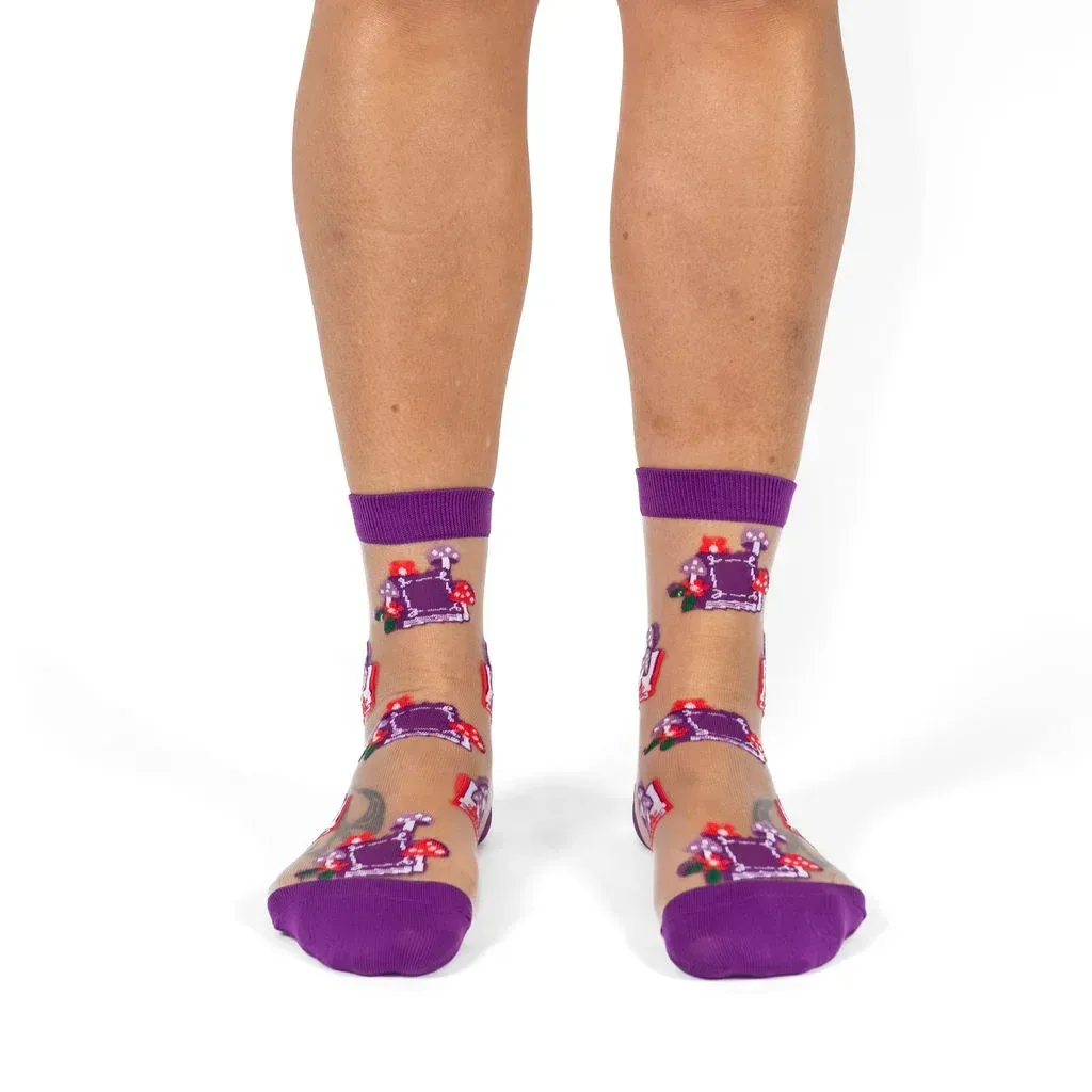 Reading Grows Your Mind Sheer Crew Socks