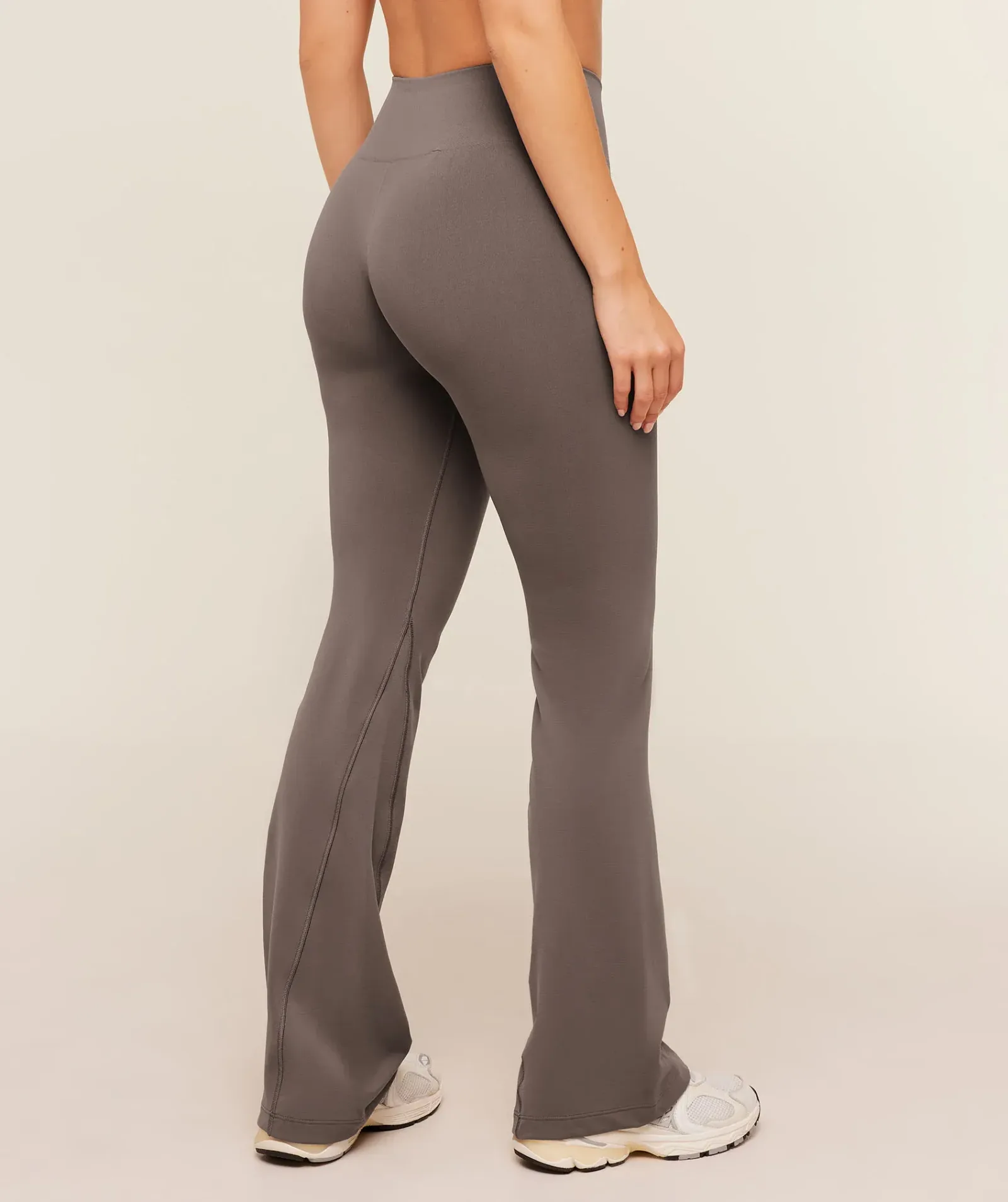 Gymshark Soft Sculpt Flared Leggings – Cool Brown