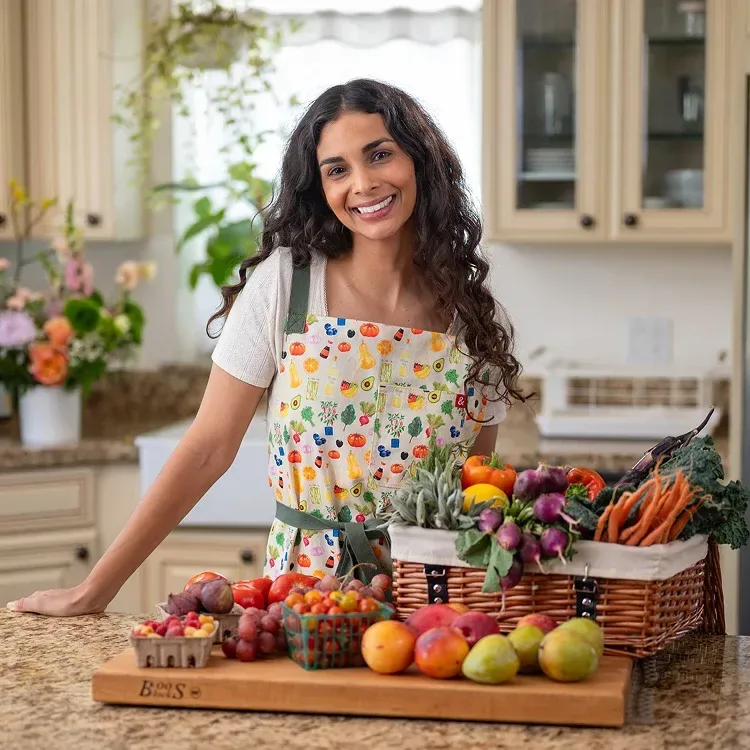 Nisha Vora x H&B Crossback Apron