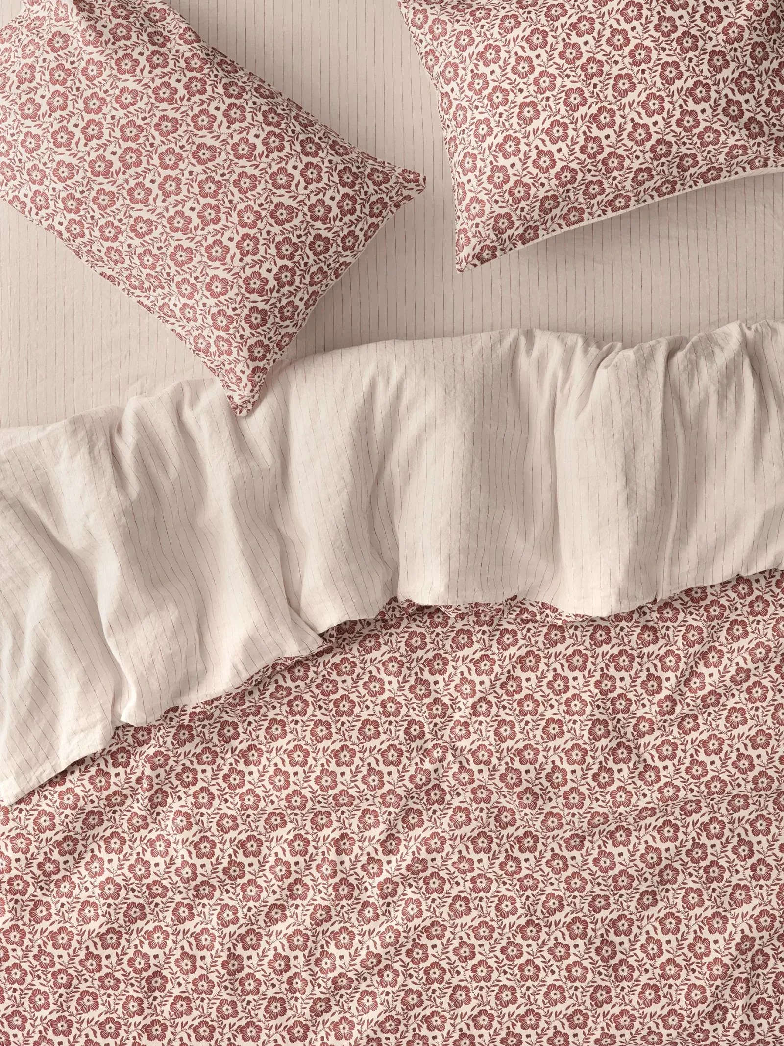Rhubarb Folk Floral Linen Blend Duvet Cover