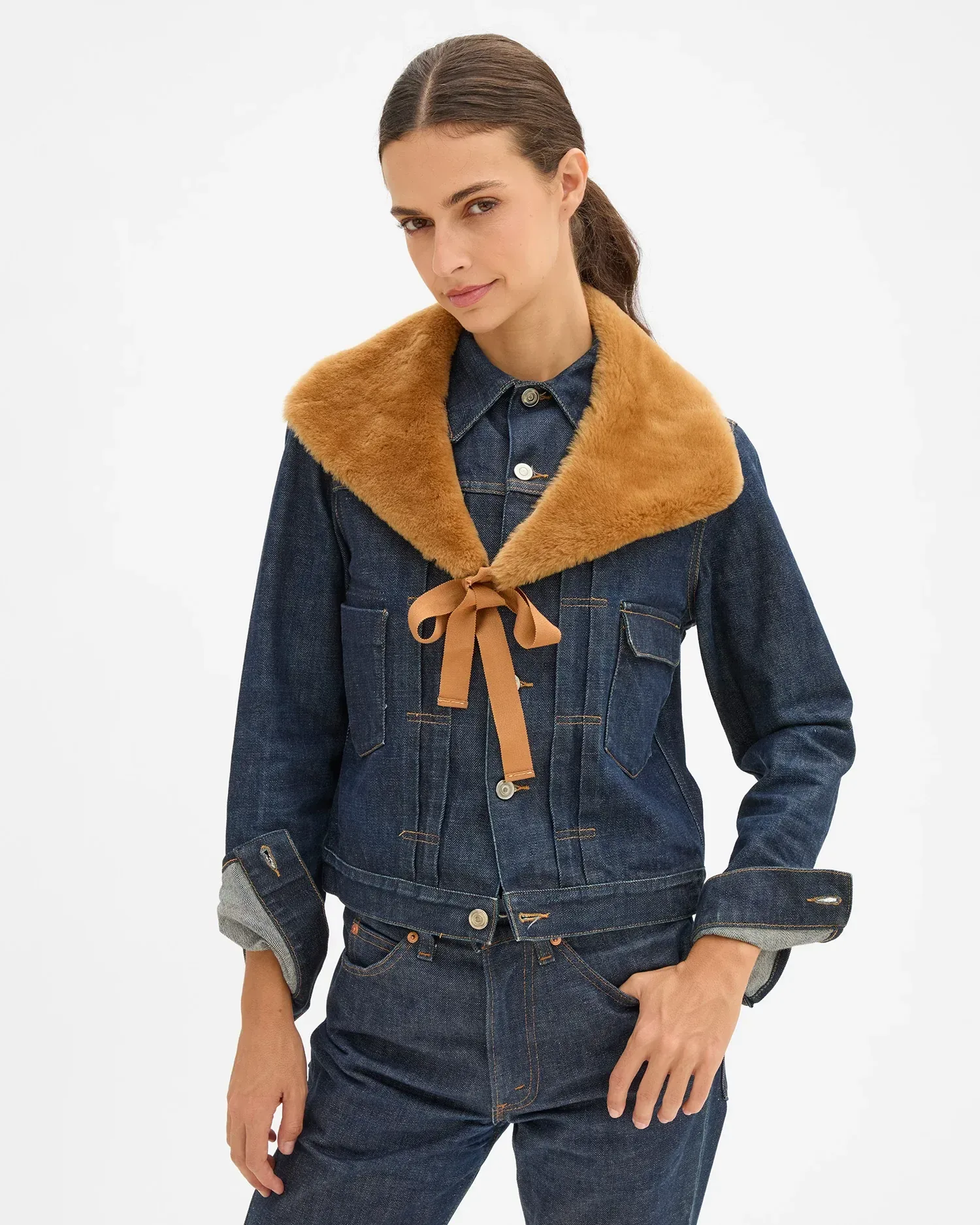 Deneuve Collar