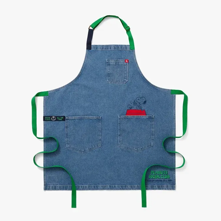 PEANUTS® Social Club Essential Apron