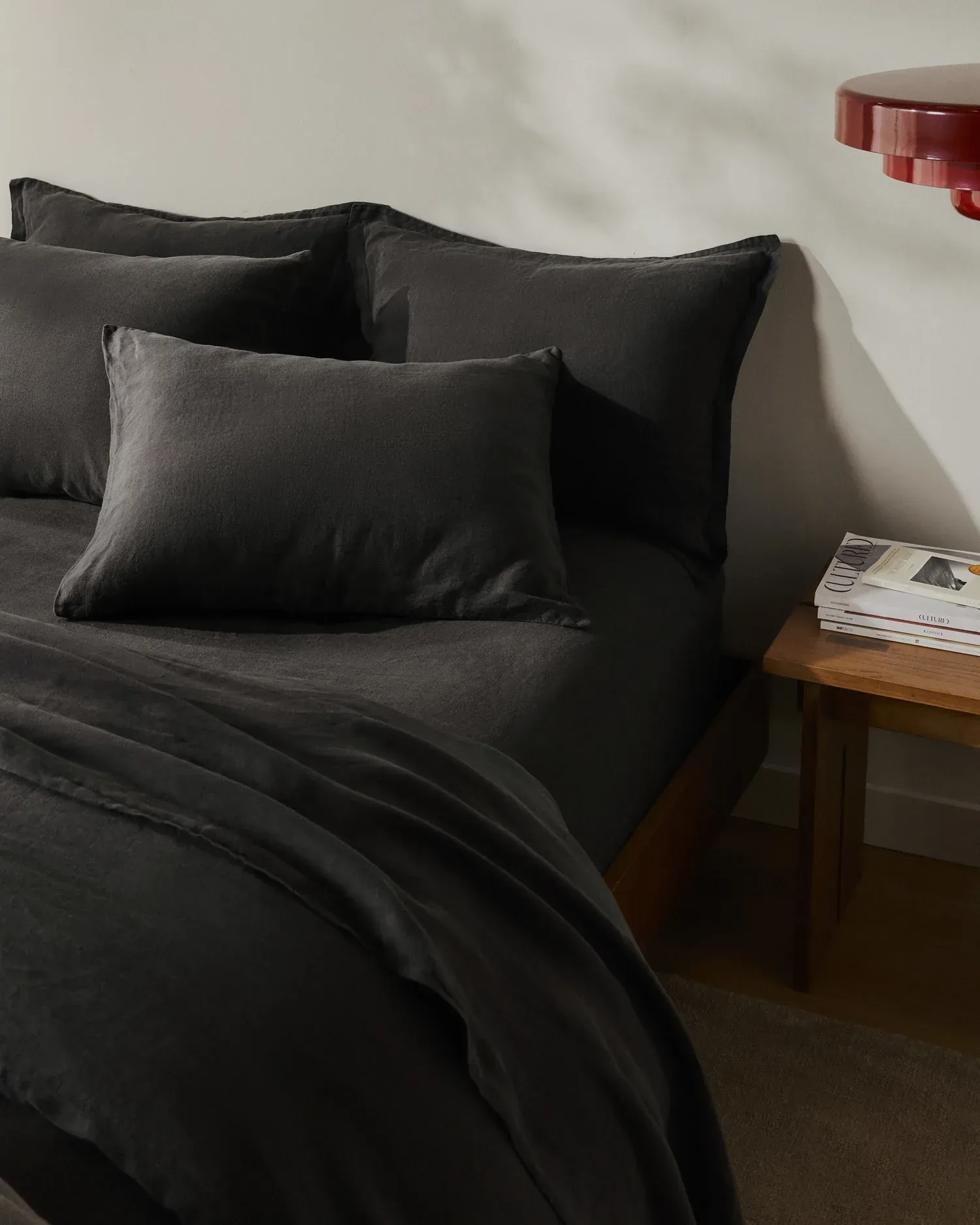 Linen Fitted Sheet (Onyx)