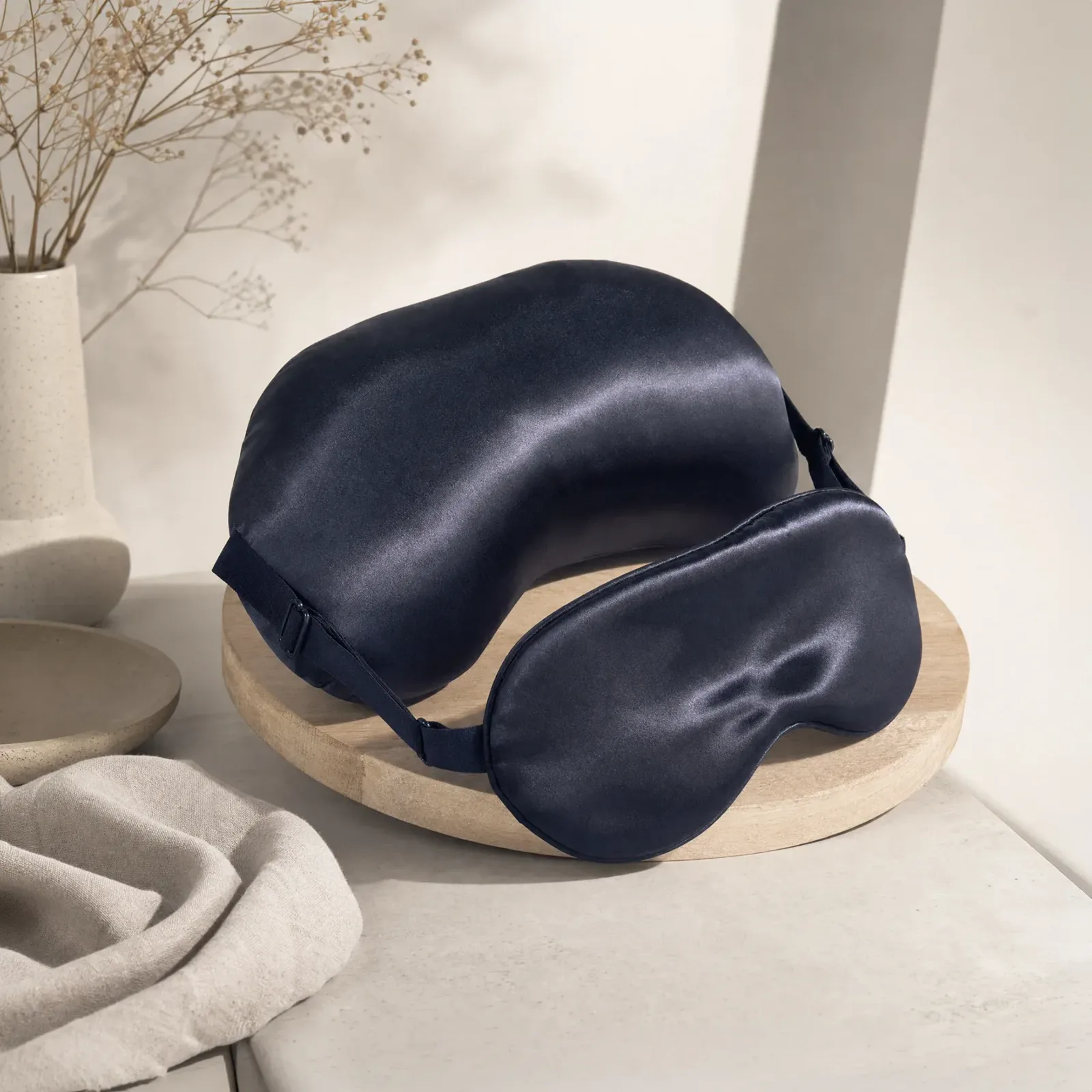 Sleep Mask & Travel Pillow – Black