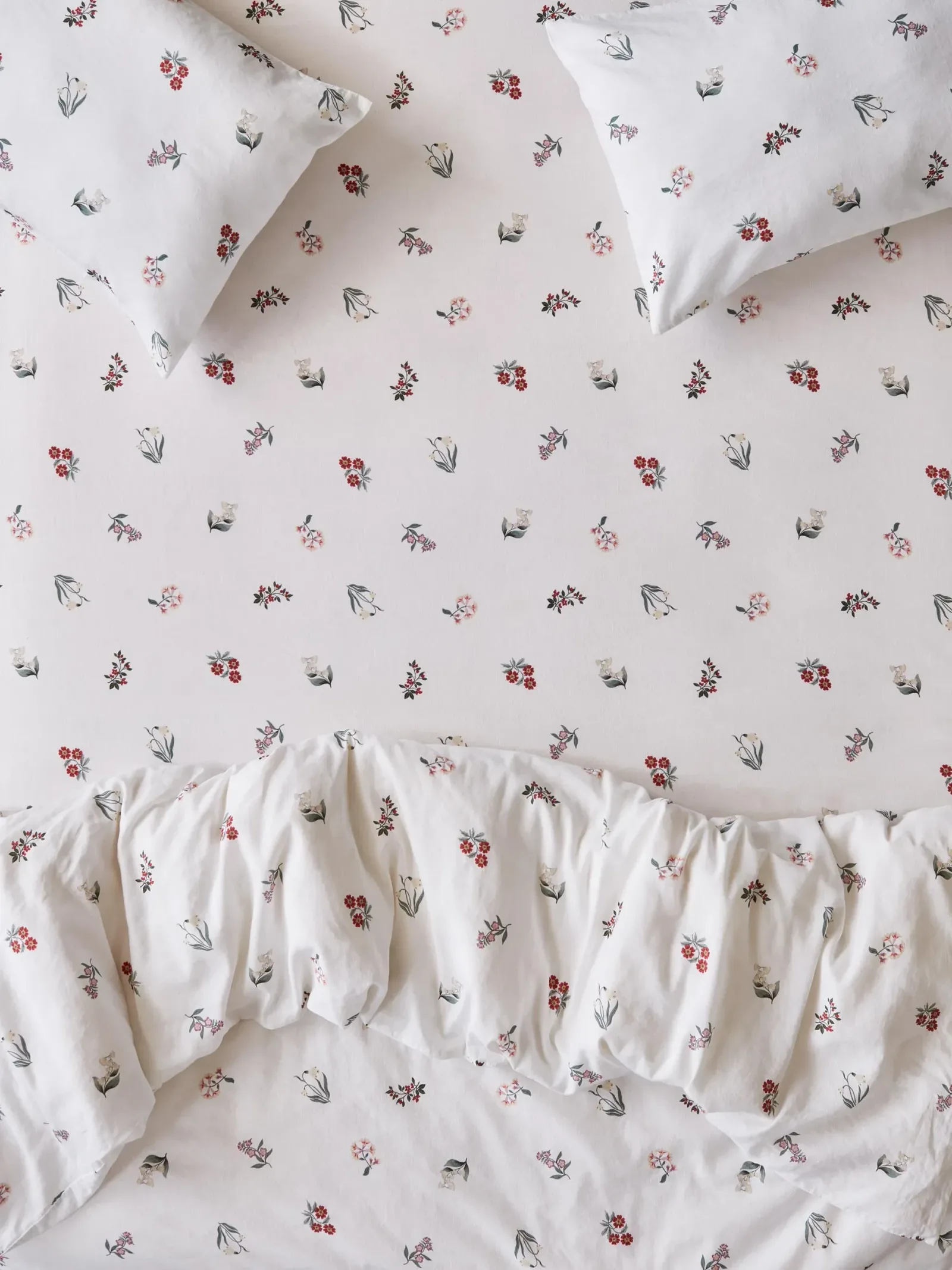 White Woodland Floral Linen Blend Fitted Sheet