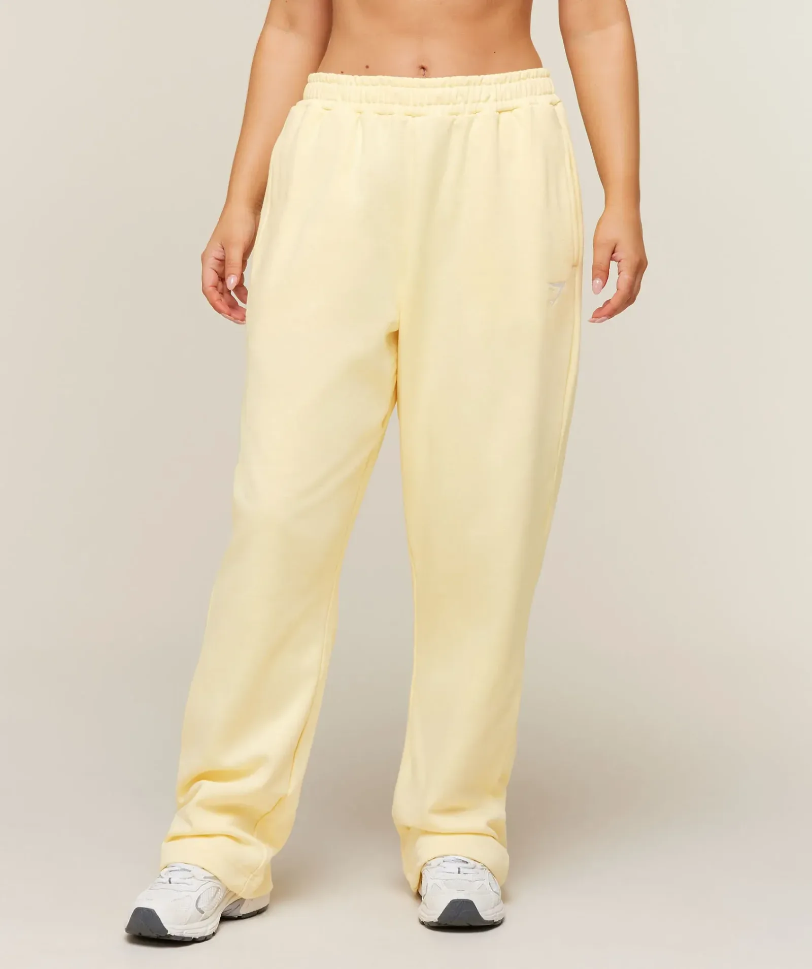 Gymshark Training Fleece Straight Leg Short Pants – Butter Yellow