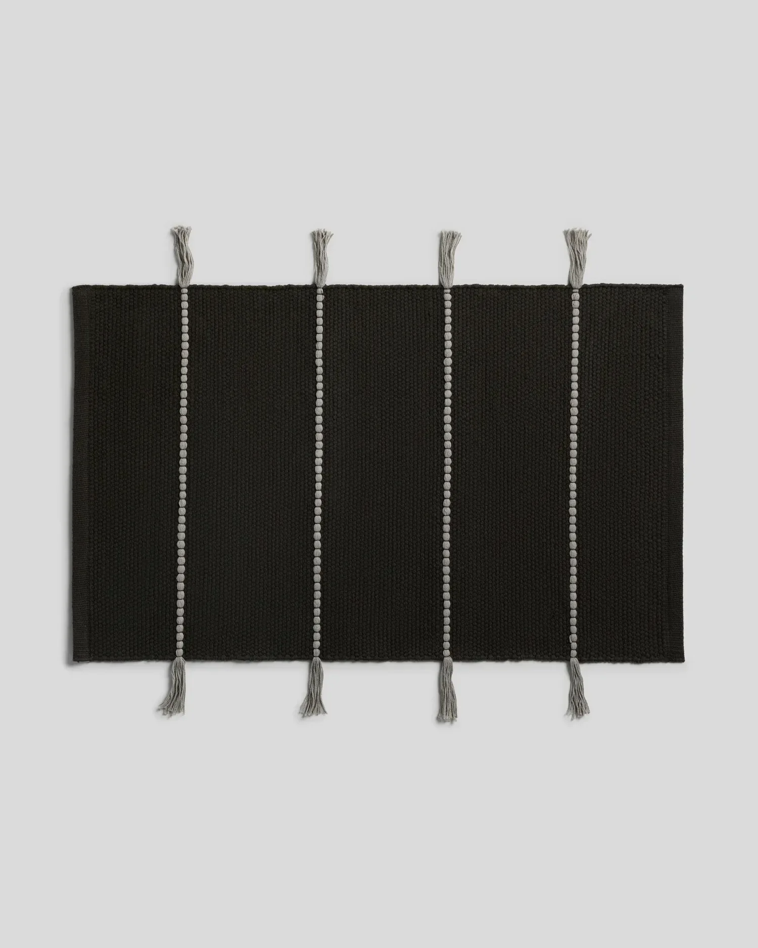 Organic Tassel Bath Rug (Onyx and Pewter)