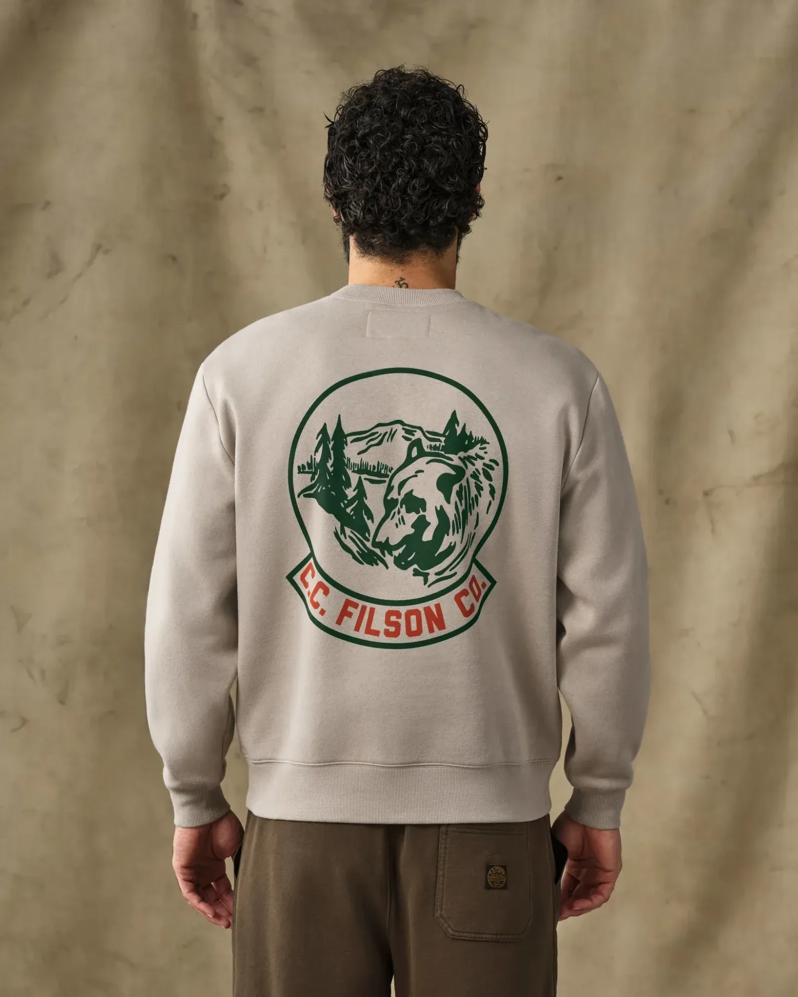 Bear Graphic Crewneck Sweatshirt – Vintage Khaki