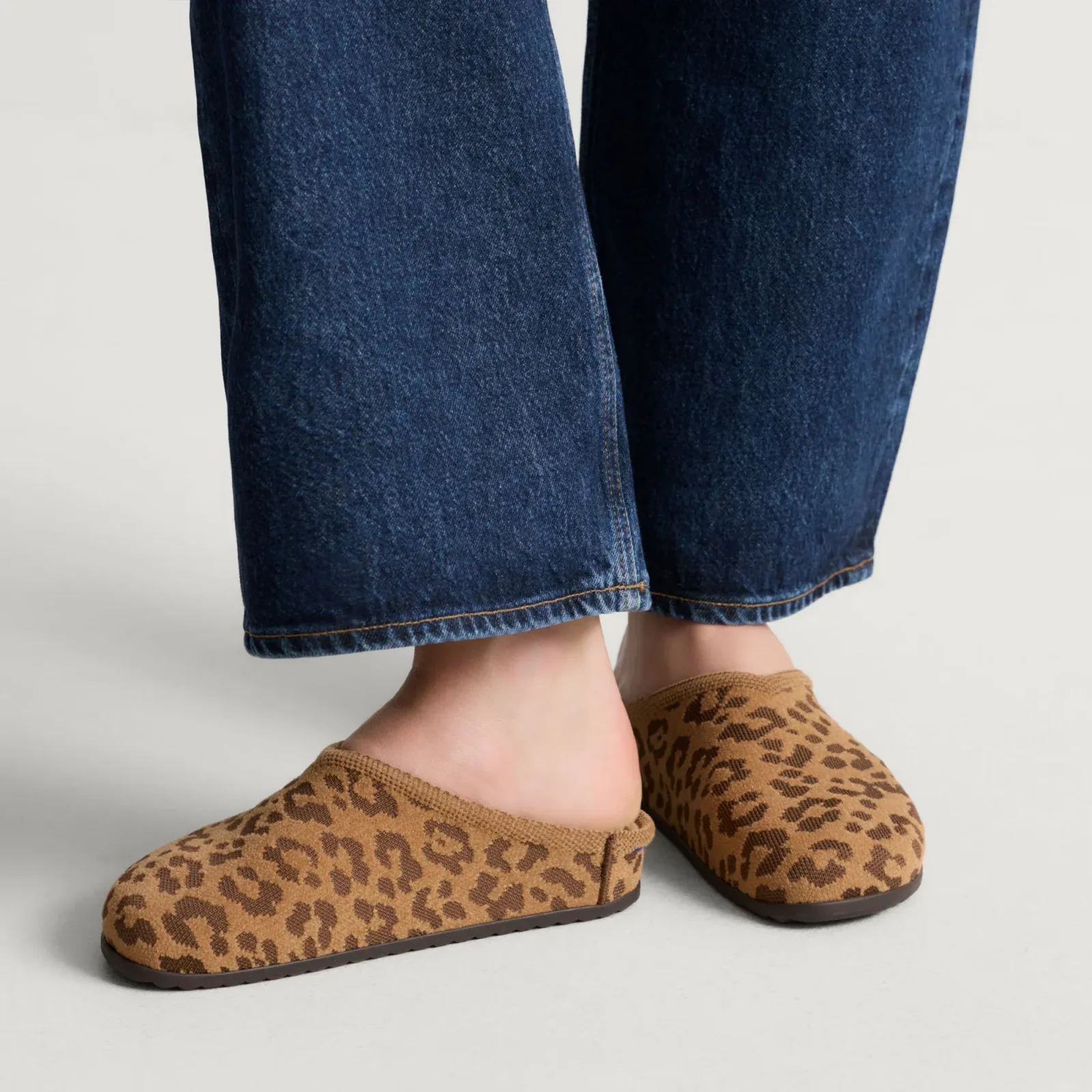 The Casual Clog – ReVelvet™ Khaki Cat