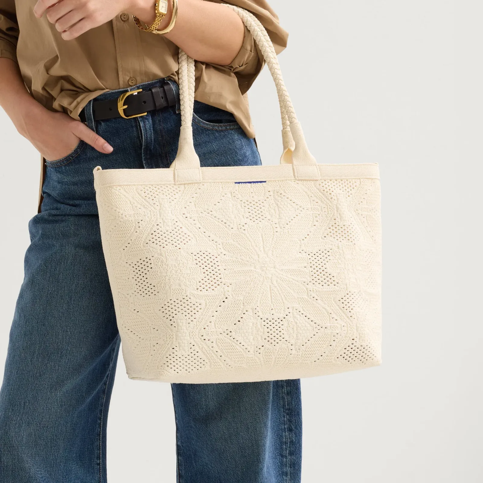 The Lightweight Zip Tote – Moonflower