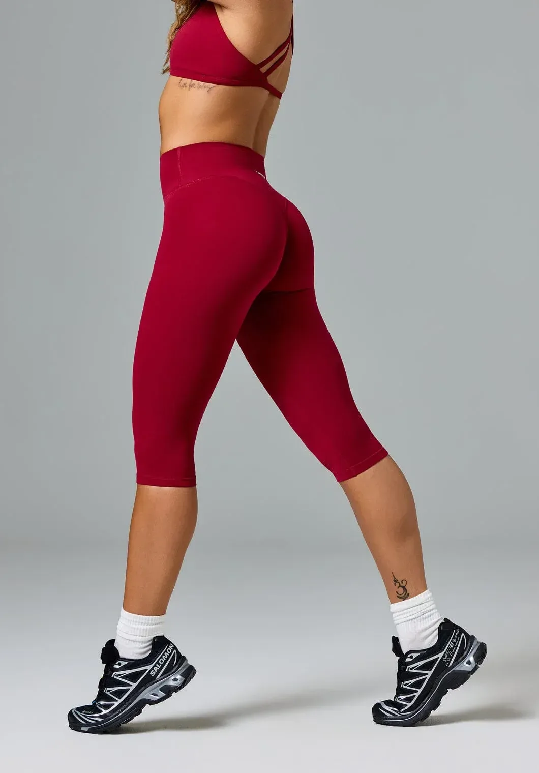 FormLux™ Original Sculptseam® Plus High-Rise Capri Red Amaranth