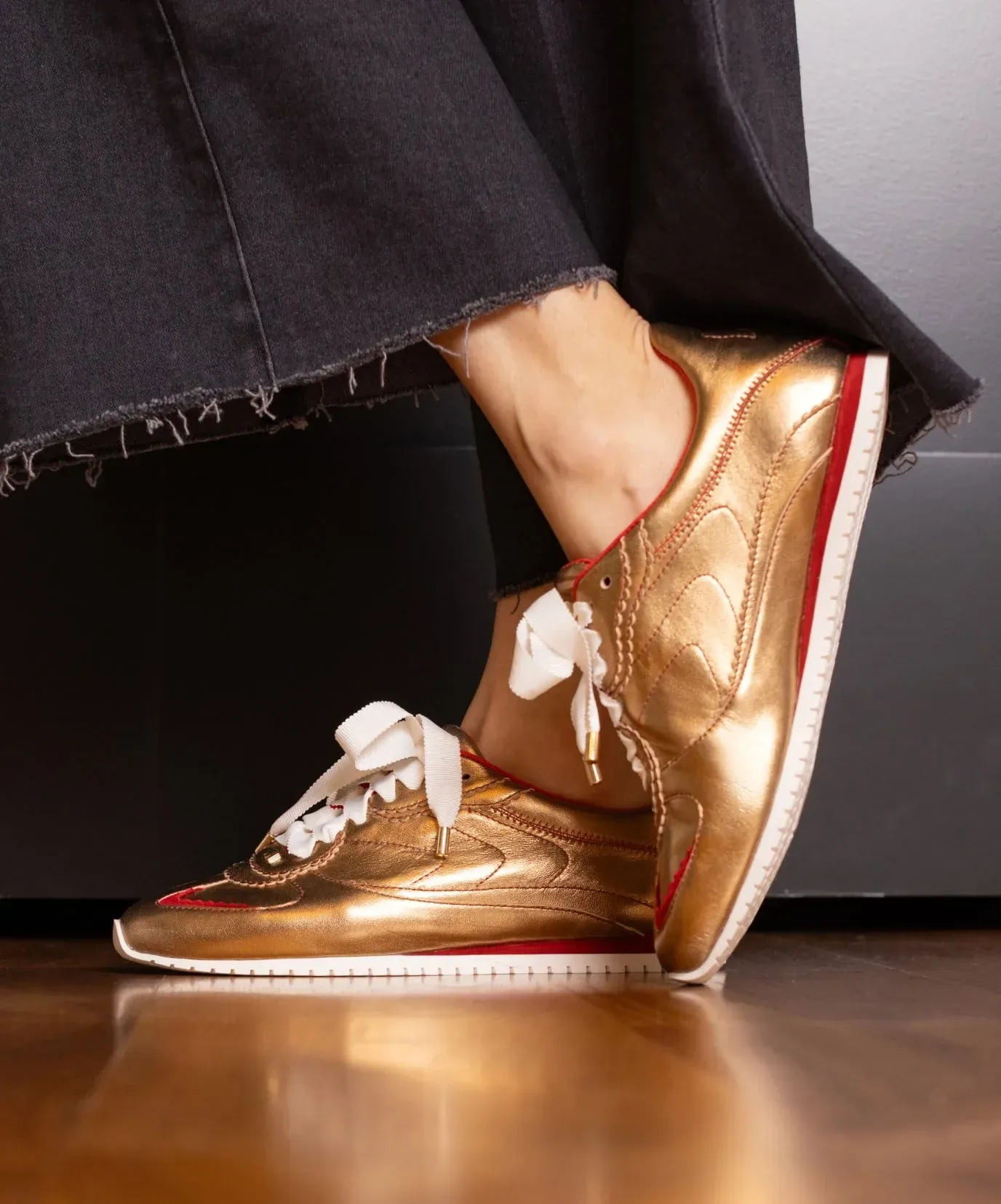 The Speedbird – Vintage Gold Metal Leather