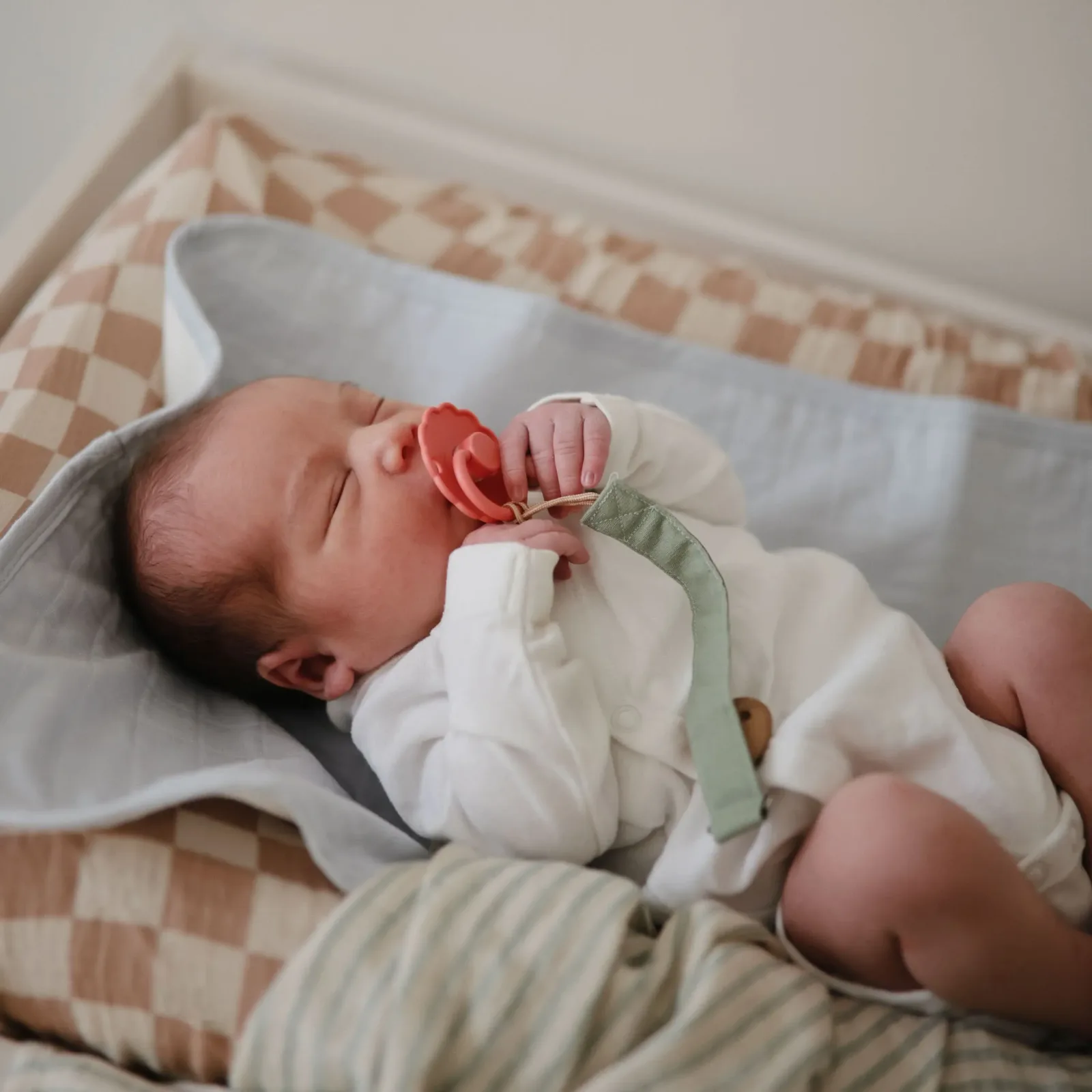 Mushie Linen Pacifier Clip 2-Pack