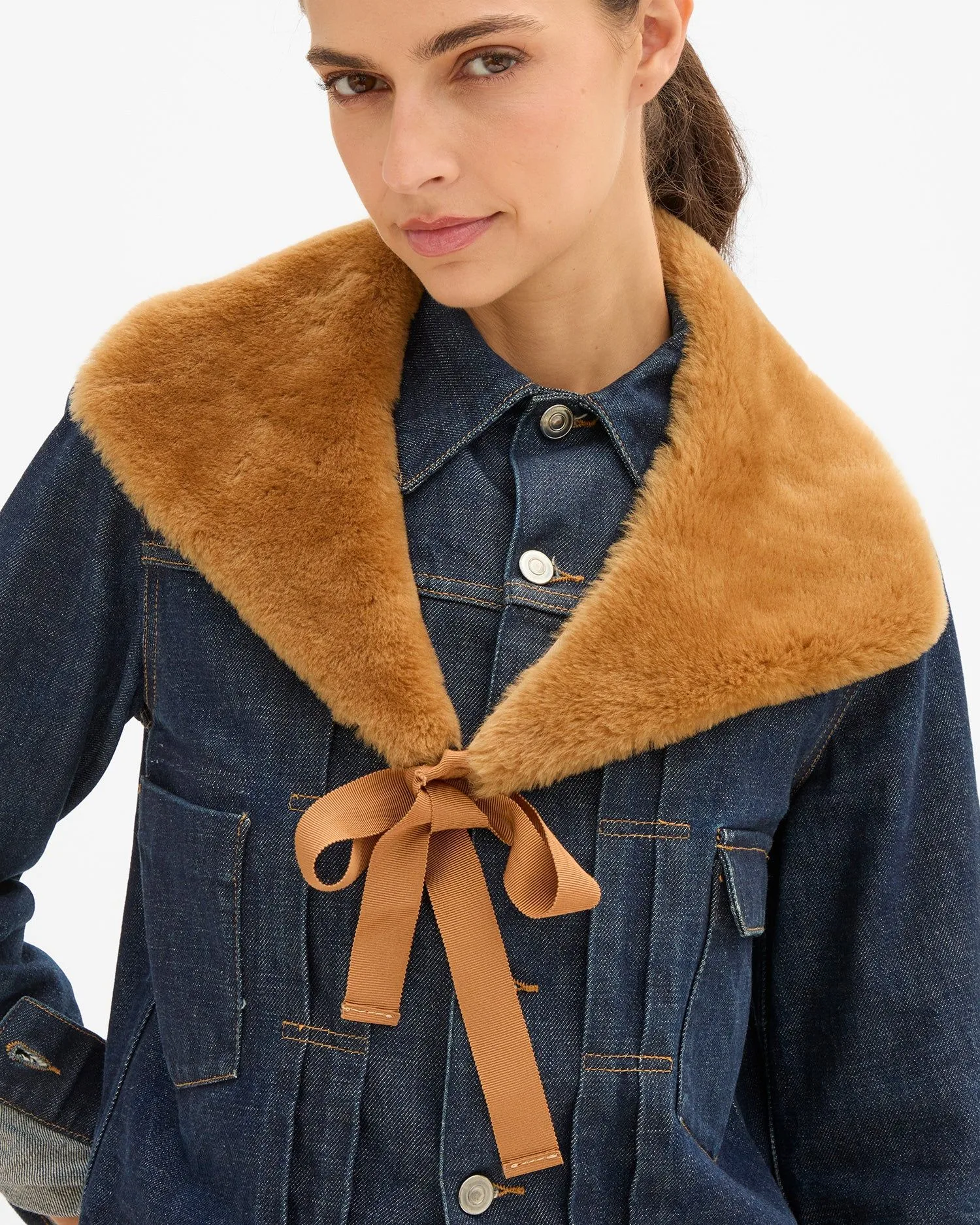 Deneuve Collar