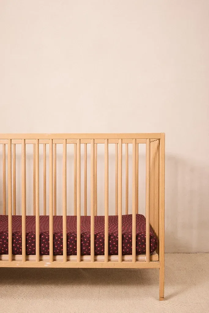 Midnight Daisy Crib Sheet