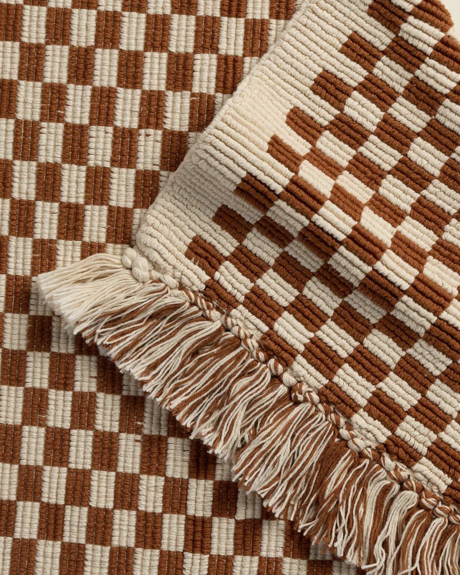 Organic Checkered Bath Rug (Natural and Tobacco)