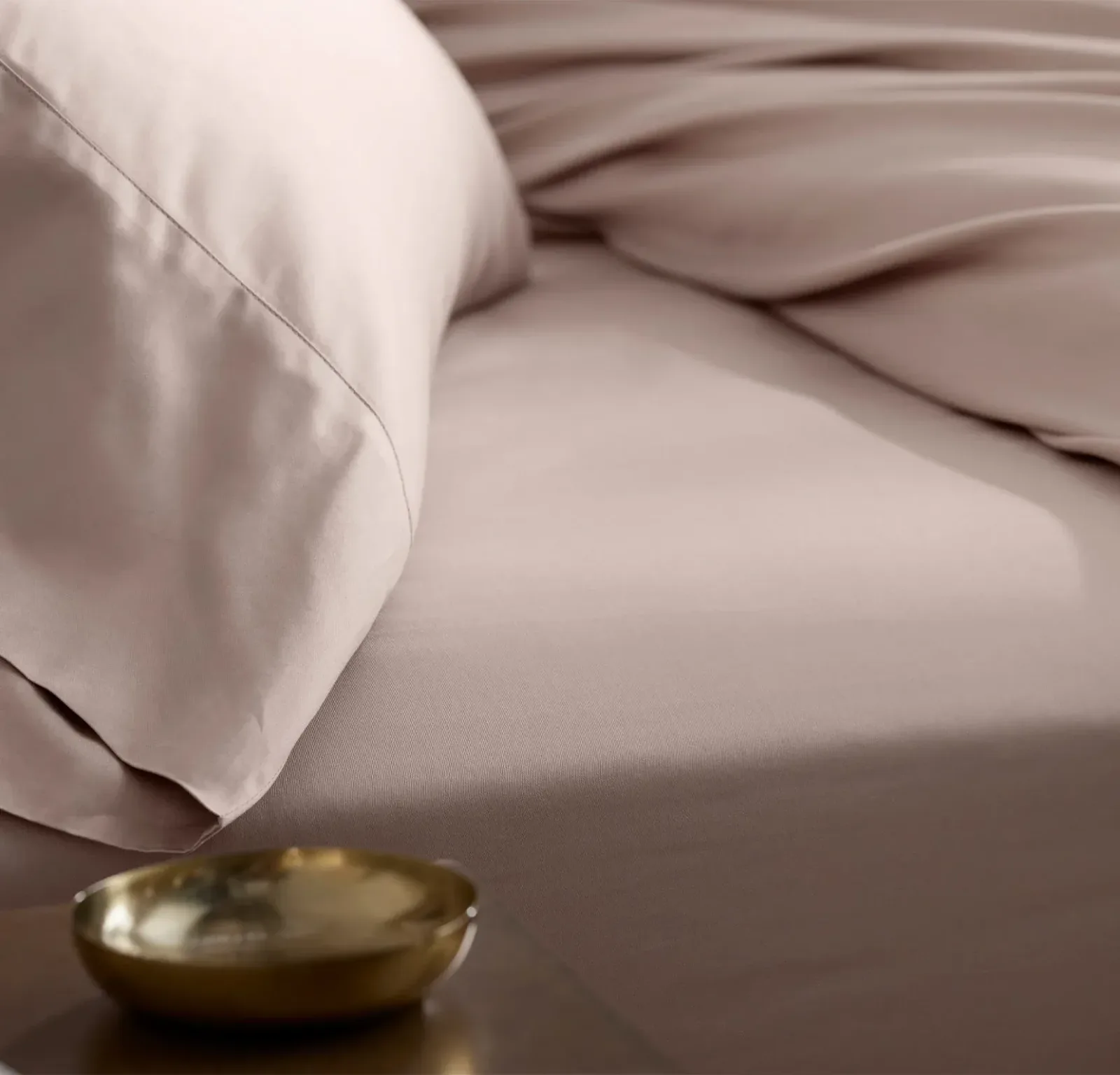 Neville Signature Hemmed Sheet Set – Dusty Rose