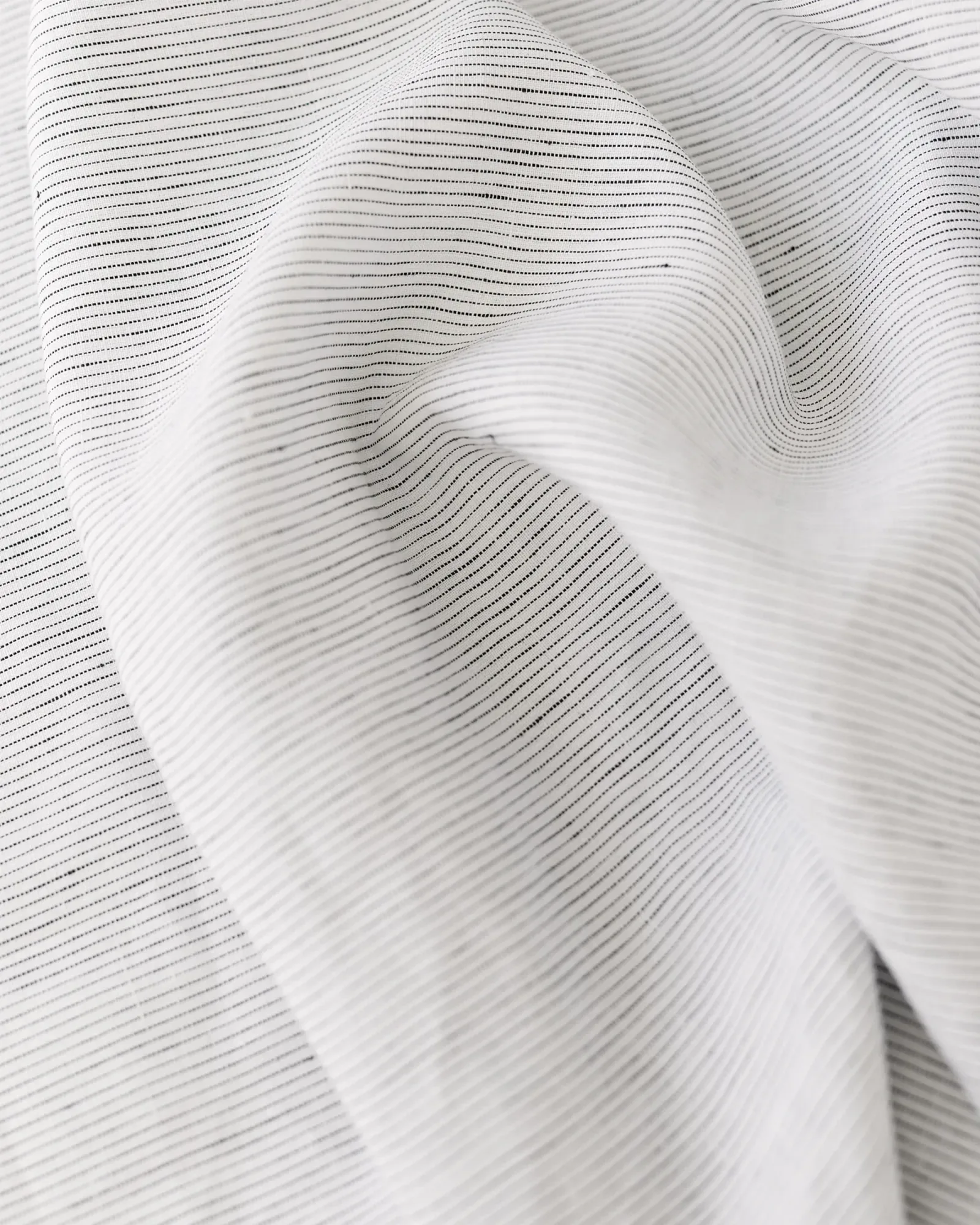 Pinstripe black linen duvet cover set (3 pcs)