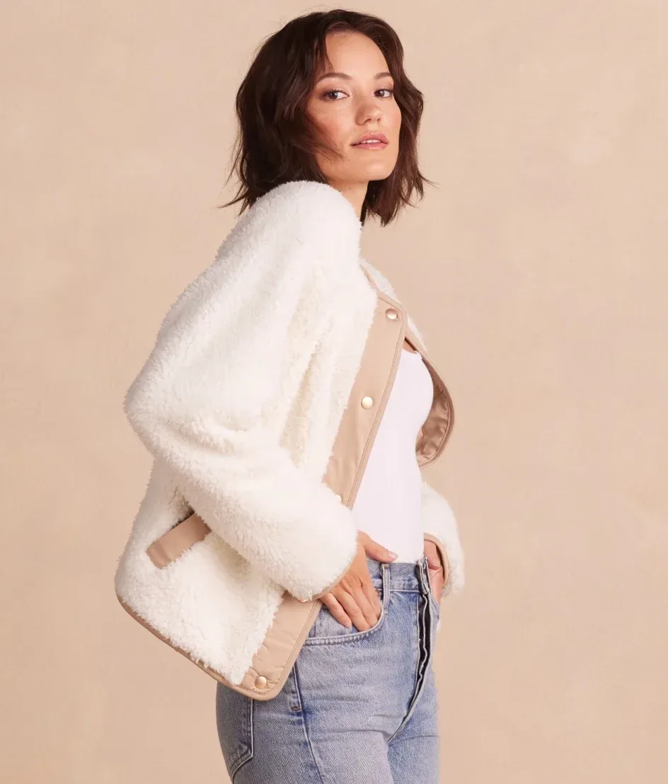 The High Pile Short Sherpa Jacket – White Sand & Moonlight
