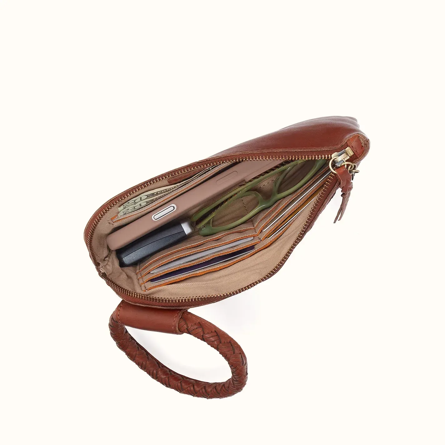 Sable Wristlet In Washed Leather – Kindling Brown