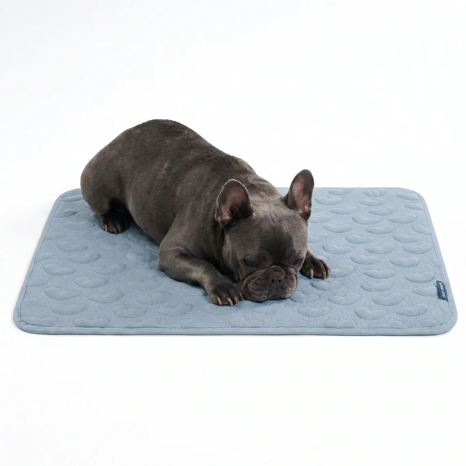 Frostcore™ Cooling Mat – Hearts Ash Blue