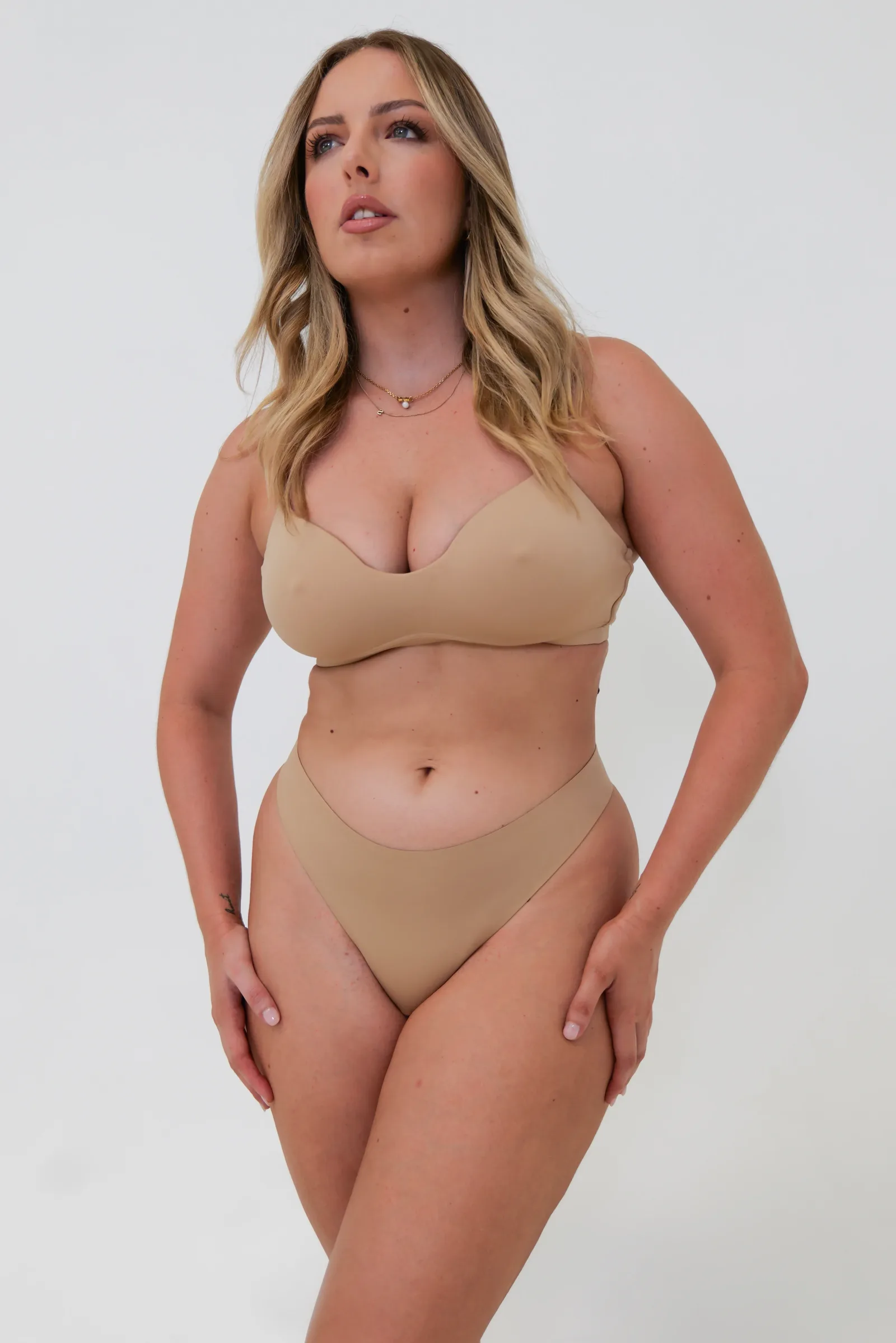 Seamless Snatched VAG – S = AU 8 / US 4 / Nude – Pre-order July