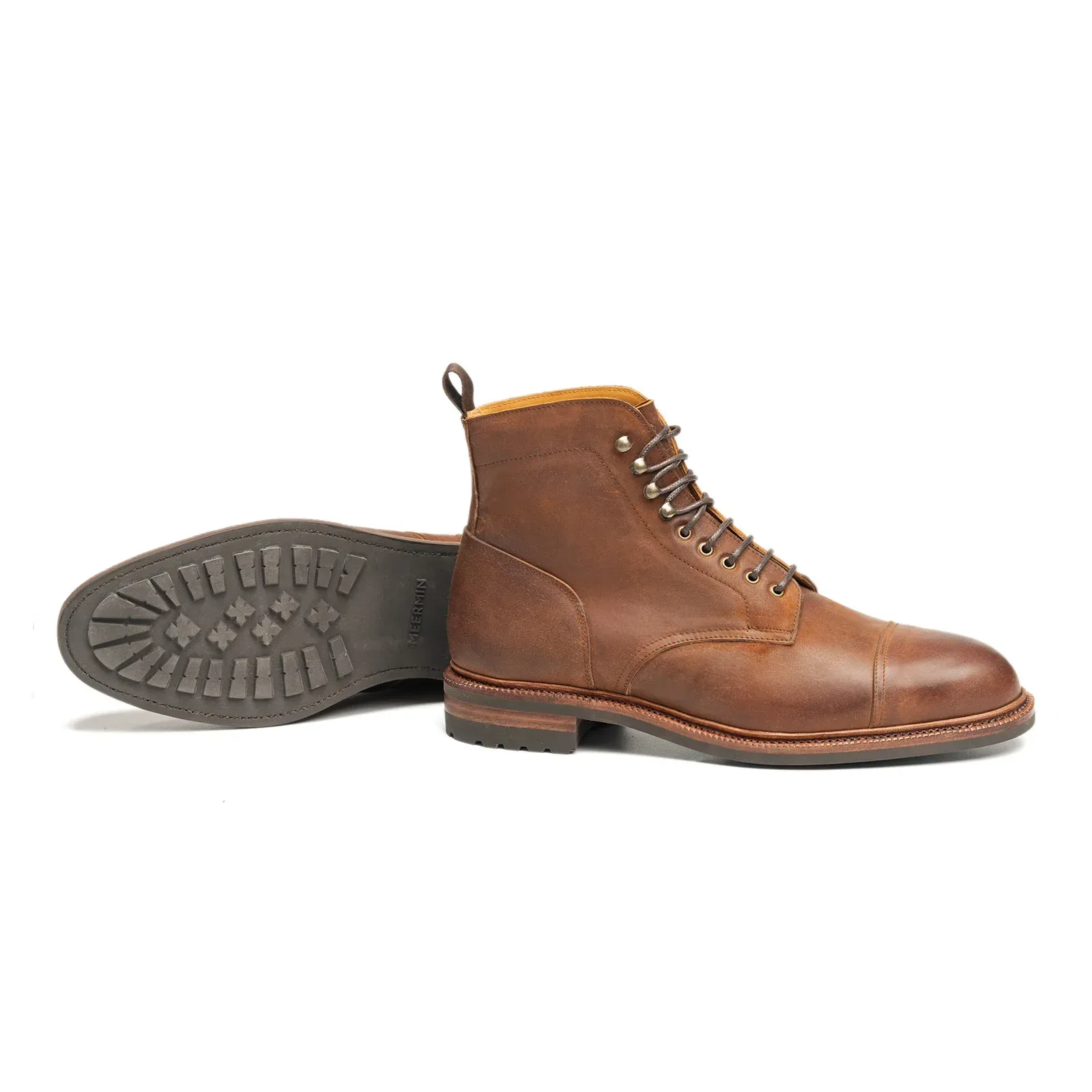116210 – Tobacco Waxy Shell Cordovan – E (Ultraflex System)