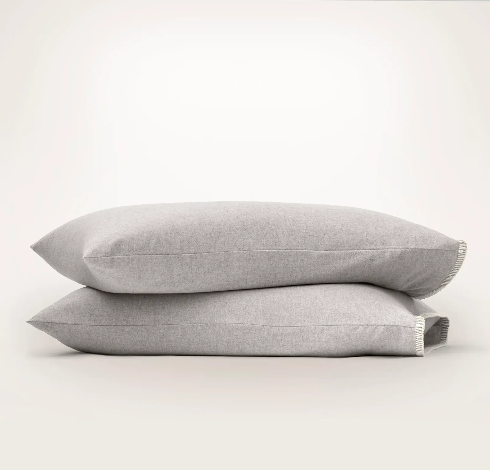 Flannel Pillowcase Set – Heathered Fog/Cream Whipstitch