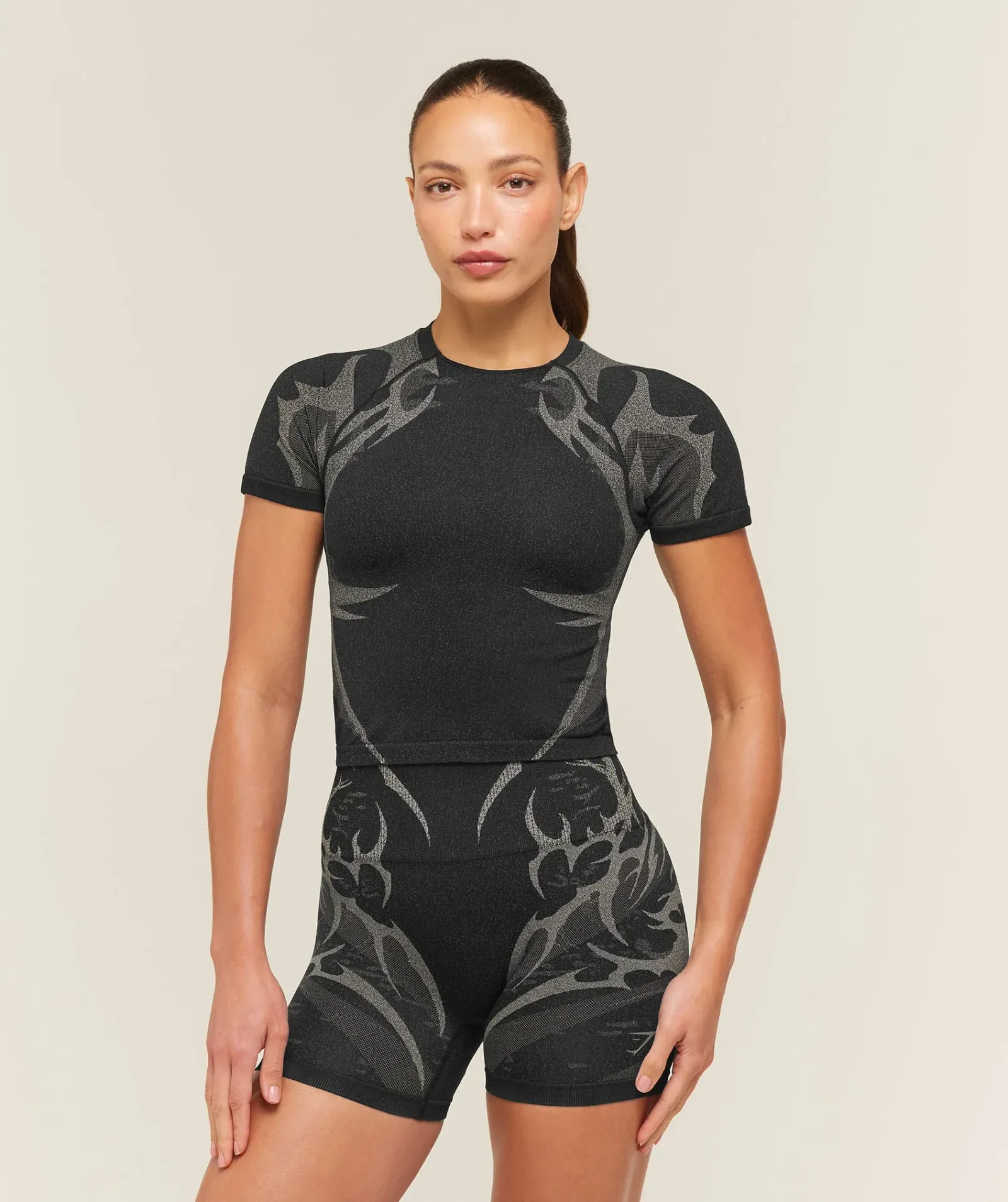 Gymshark Storm Seamless Short Sleeve Top – Black/Tinted White