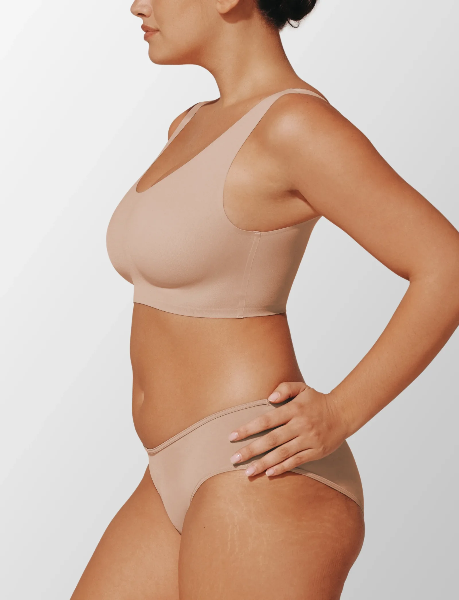 24/7® Classic Smoothing Scoop Wireless Bra