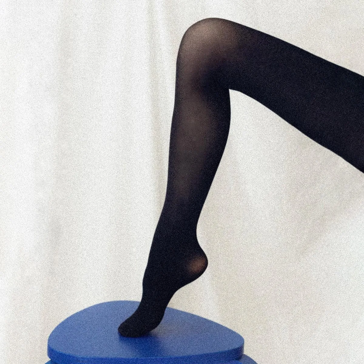 Semi-Sheer Tights – Black