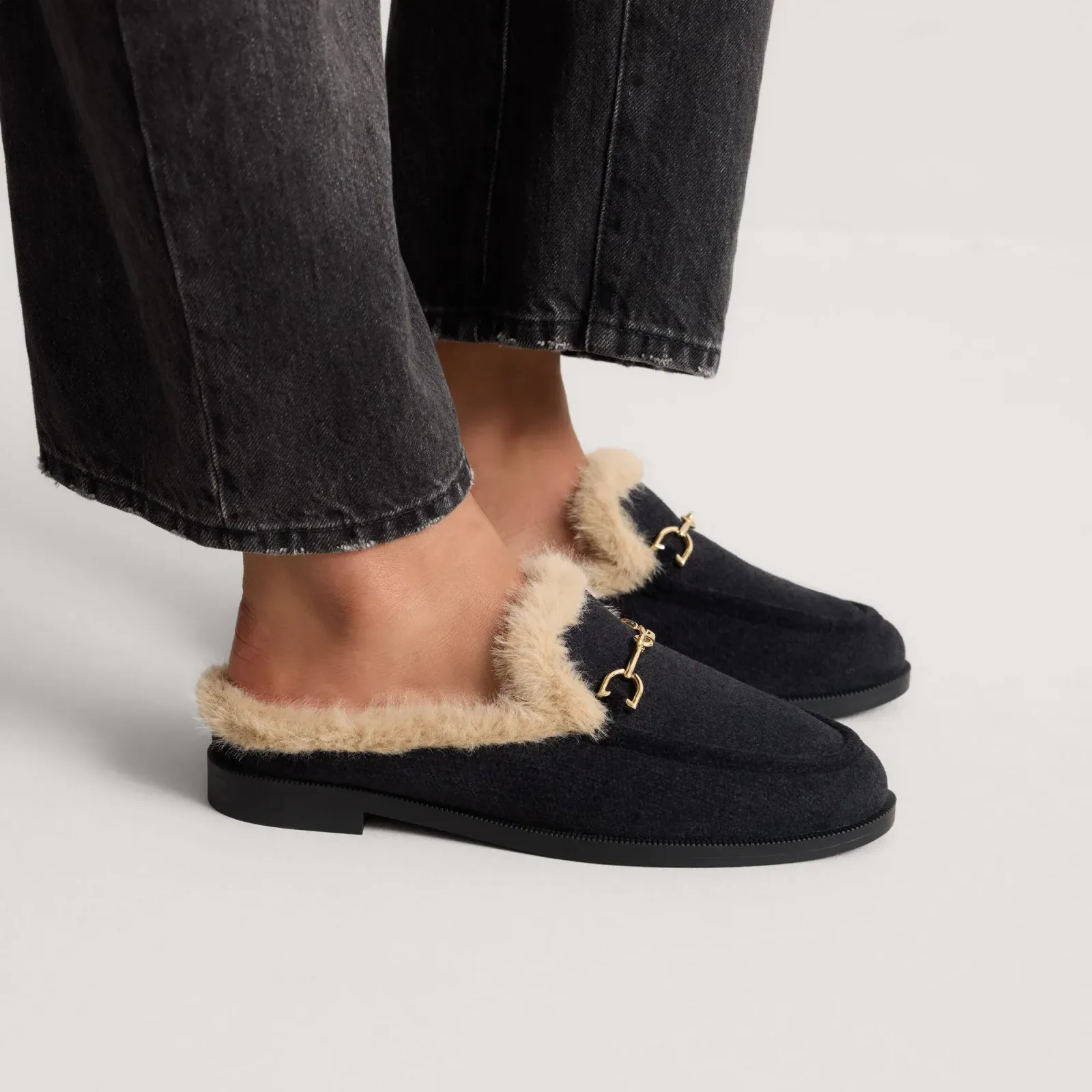 The Après Loafer Mule – ReVelvet™ Black