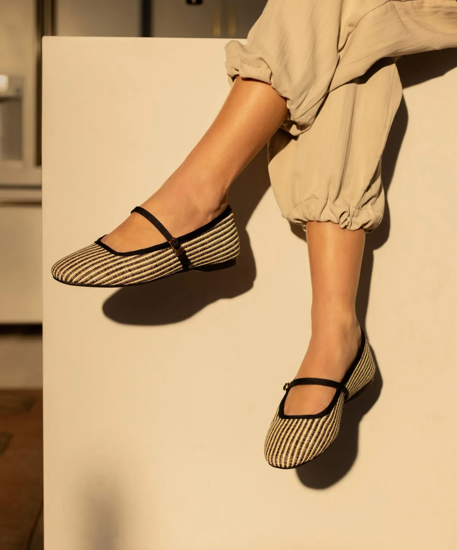 The Hummingbird Mary Jane – Black/Off White Two Tone Raffia