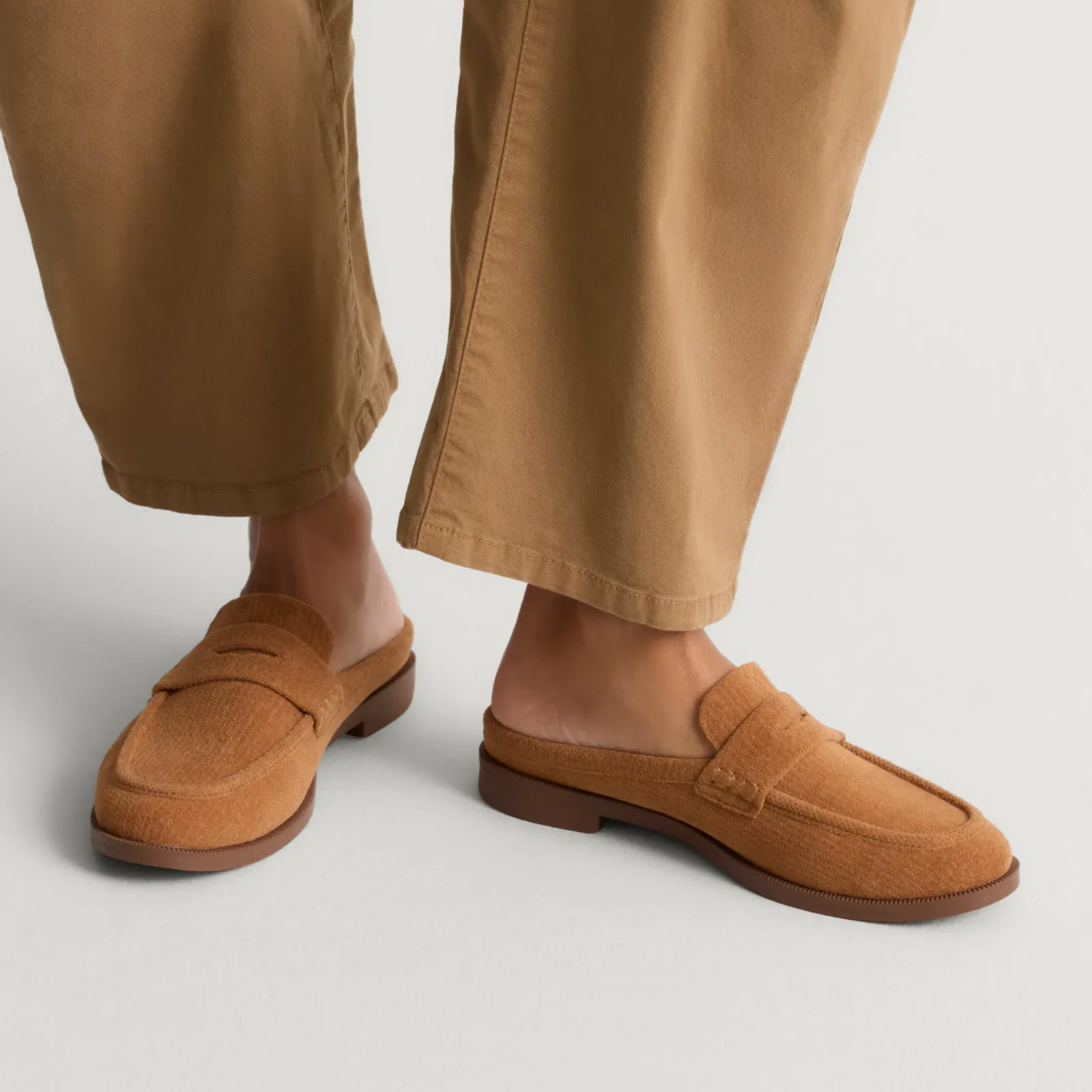 The Penny Loafer Mule – ReVelvet™ Caramel